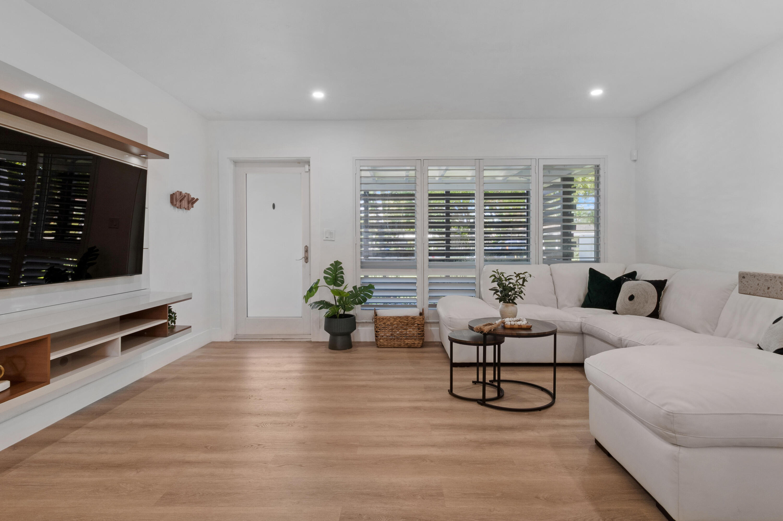 2030 NE 52nd Court