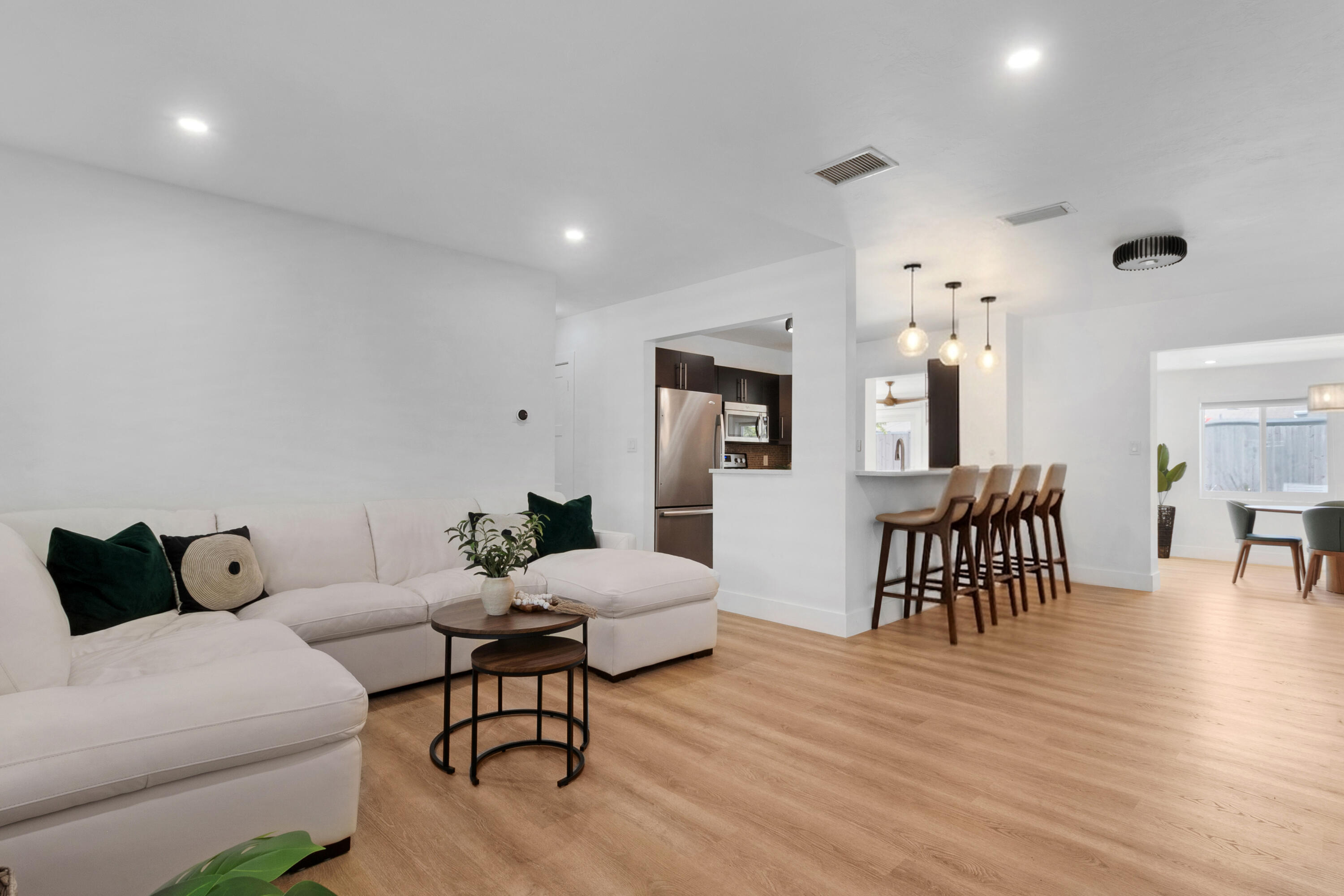 2030 NE 52nd Court
