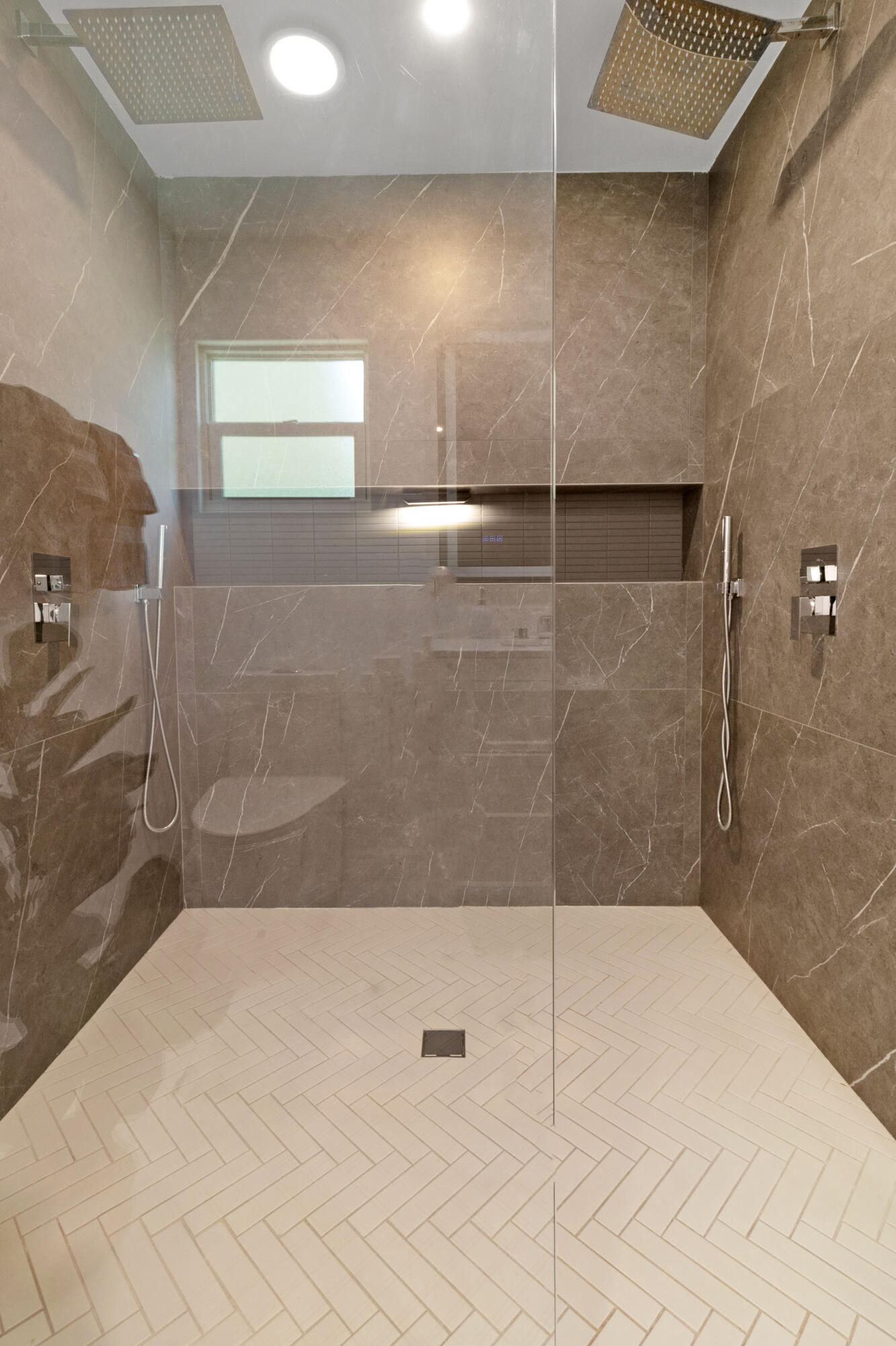 2862 NE 35th Court