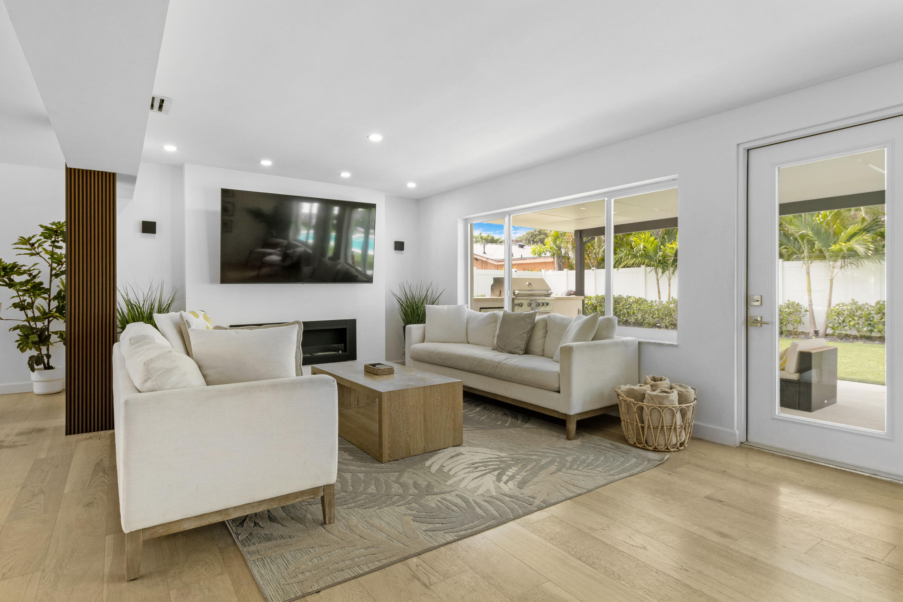 2862 NE 35th Court