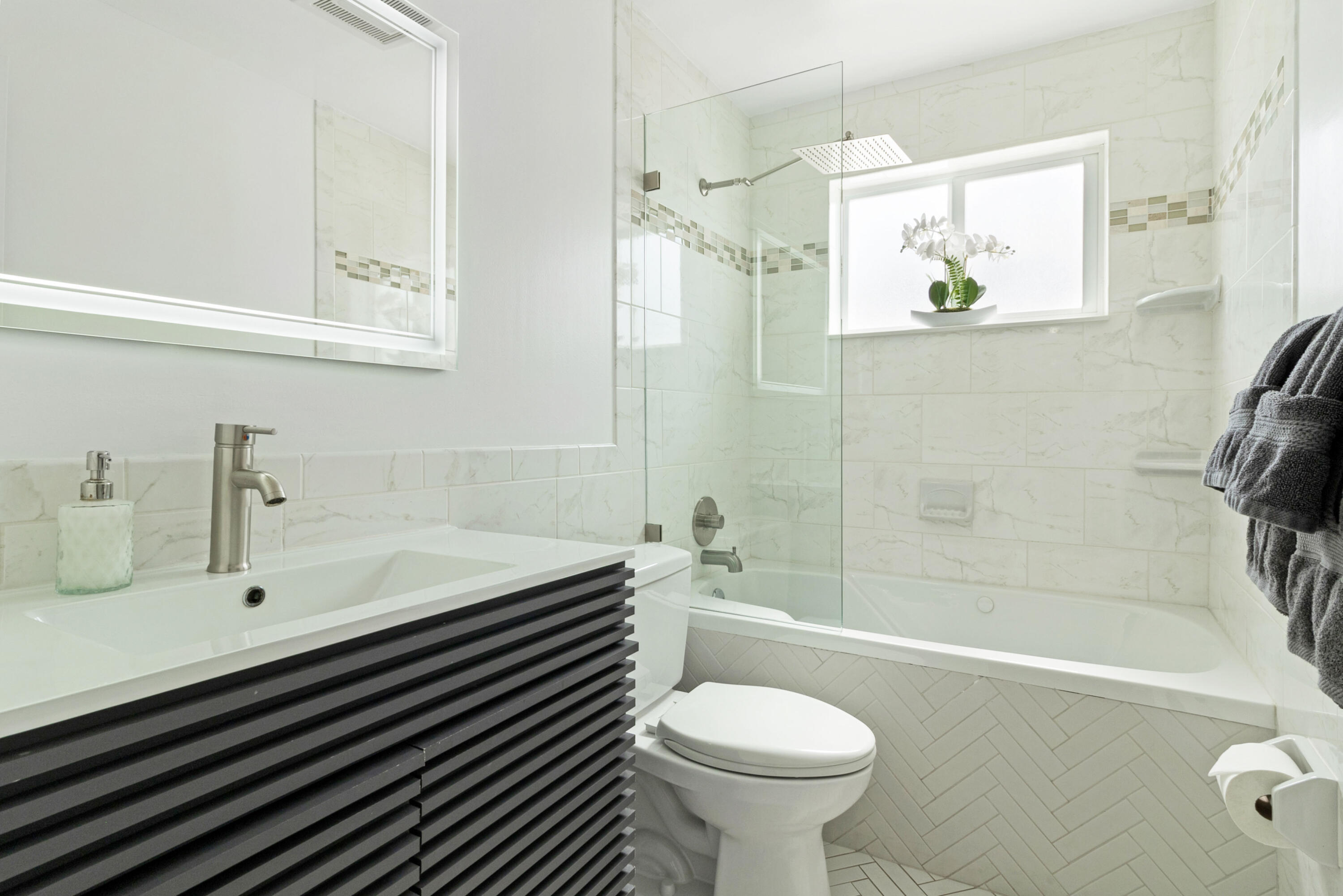 2862 NE 35th Court