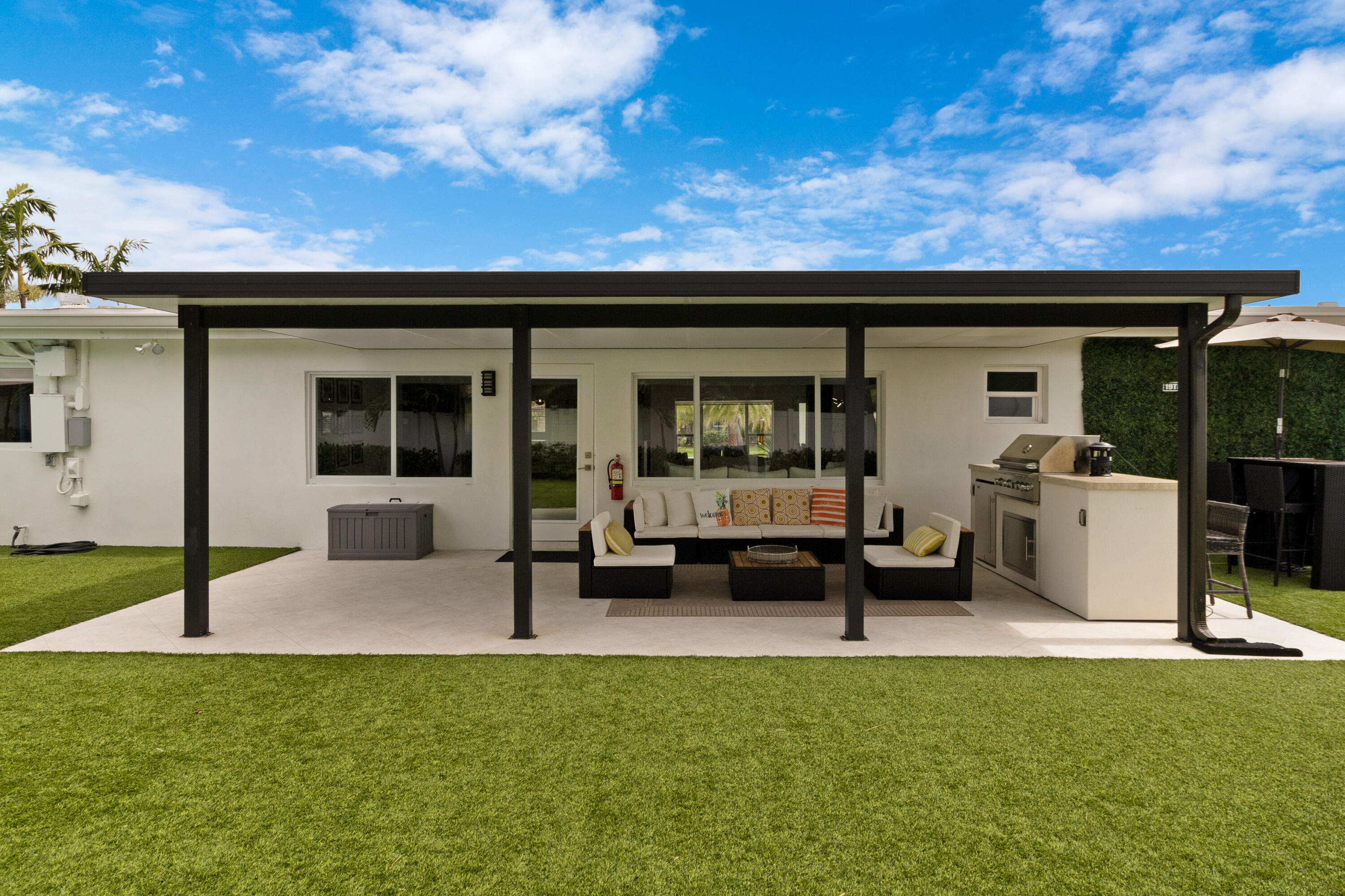 2862 NE 35th Court