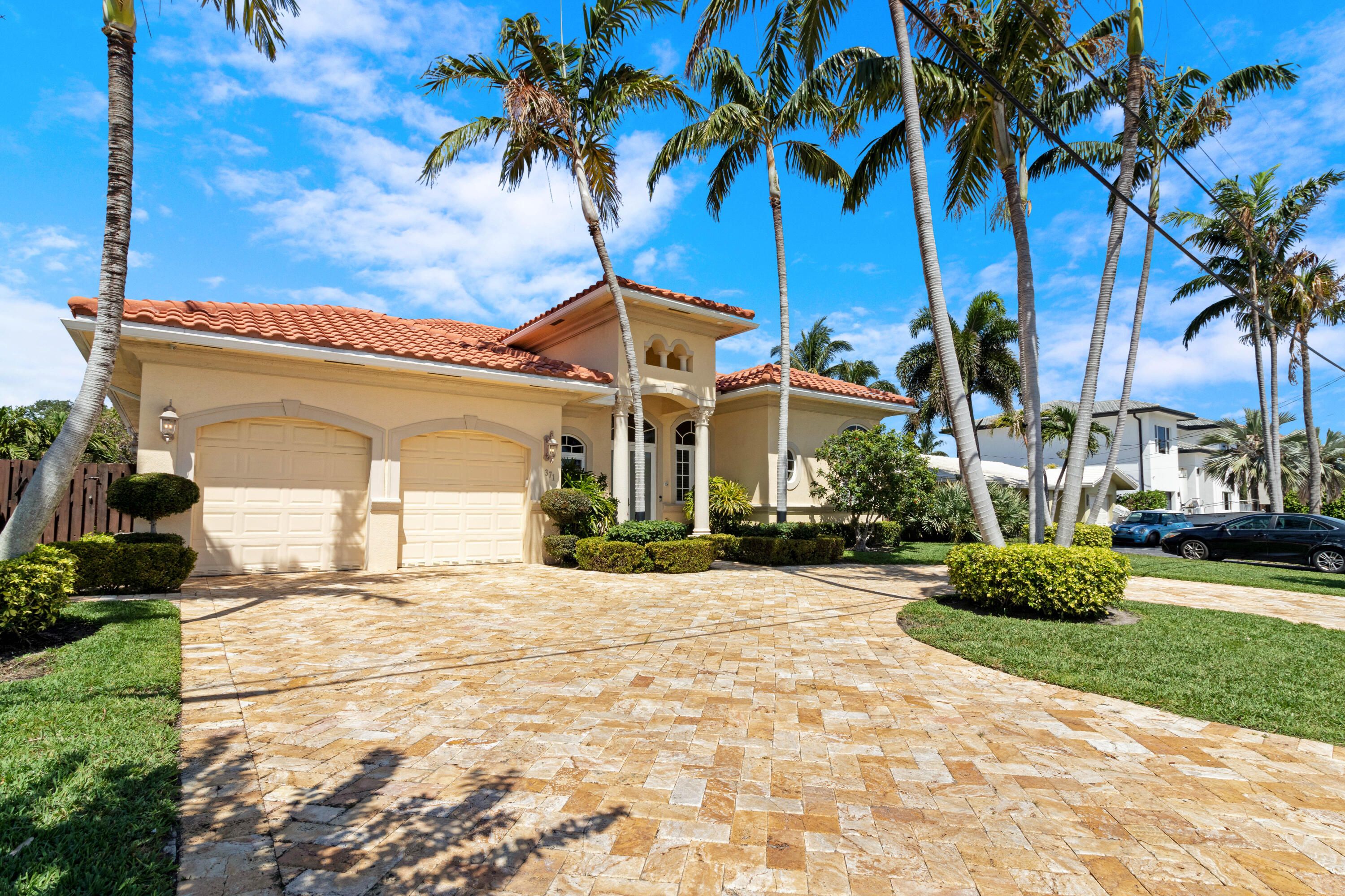 371 SE 15th Avenue
