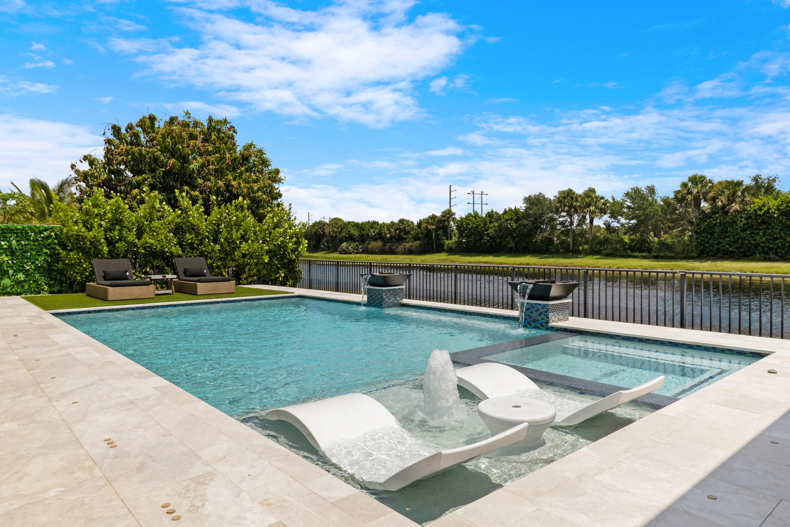 8979 Grand Prix Lane