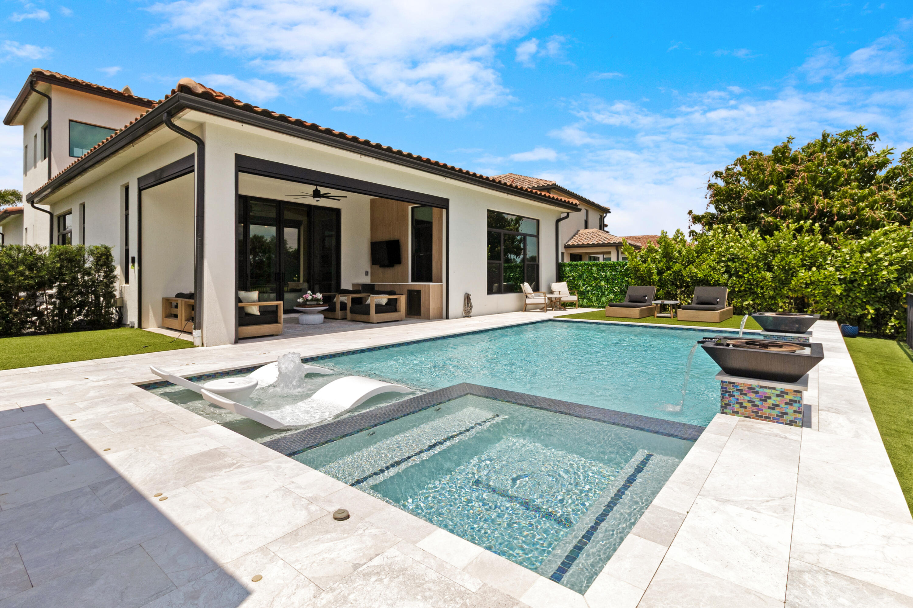 8979 Grand Prix Lane