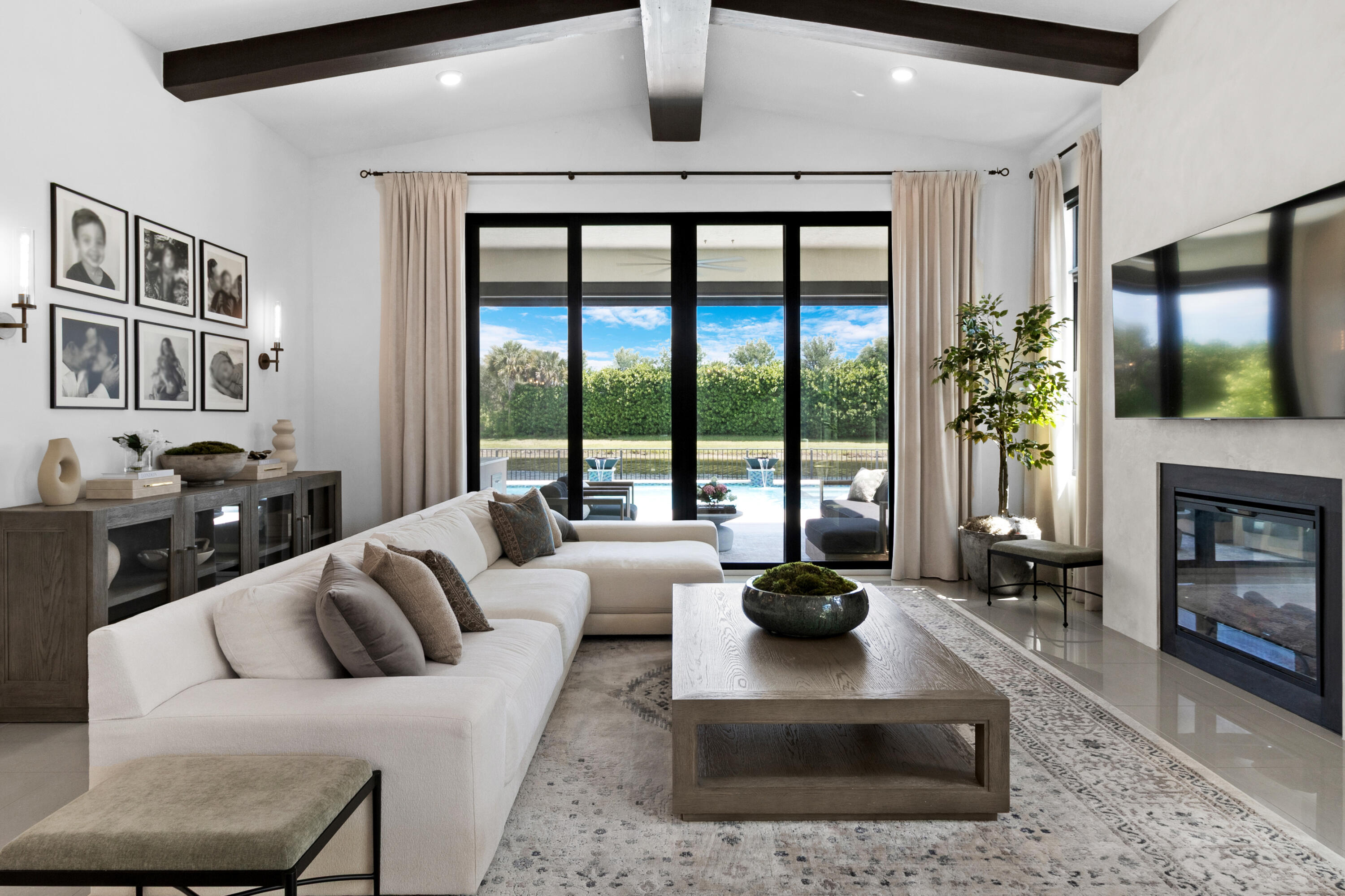 8979 Grand Prix Lane