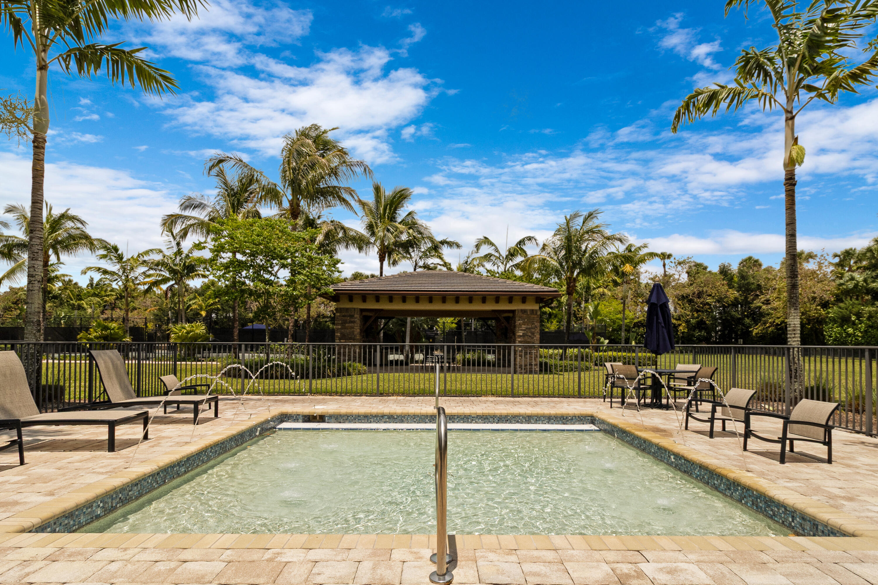8979 Grand Prix Lane