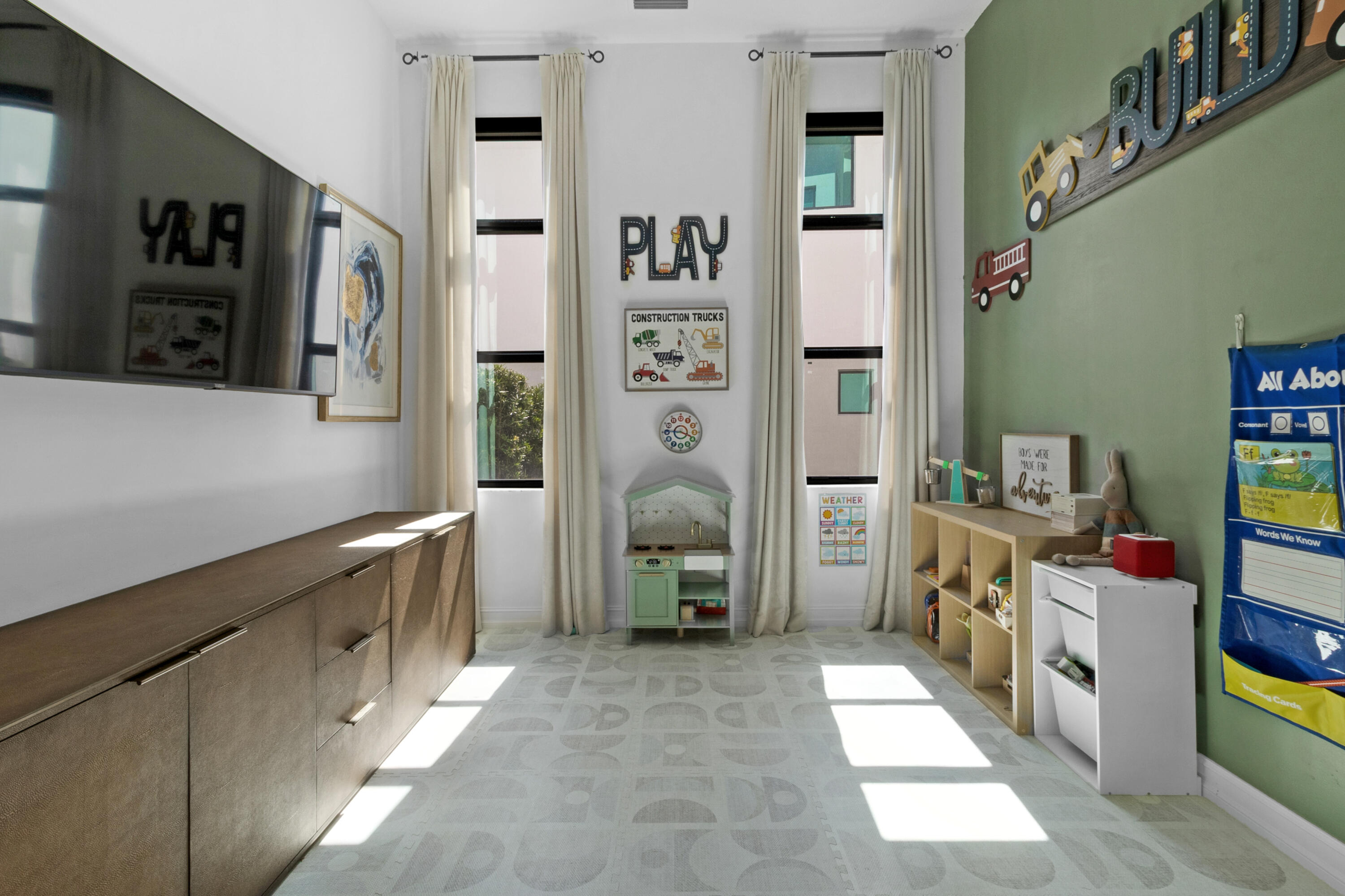 8979 Grand Prix Lane