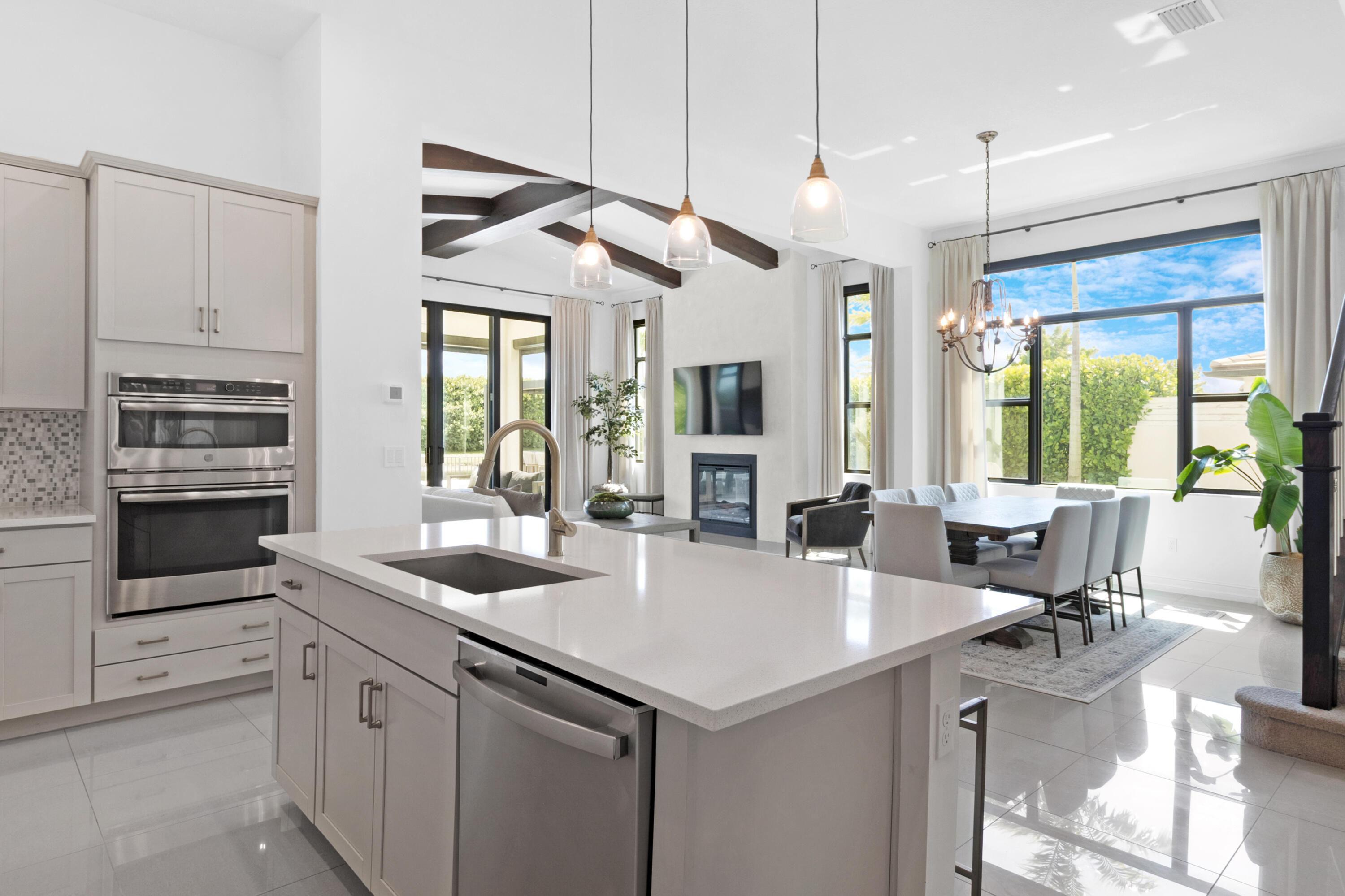 8979 Grand Prix Lane
