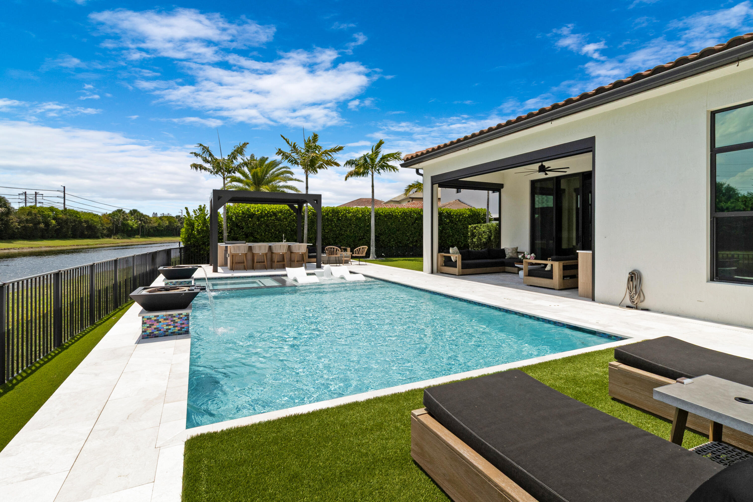 8979 Grand Prix Lane