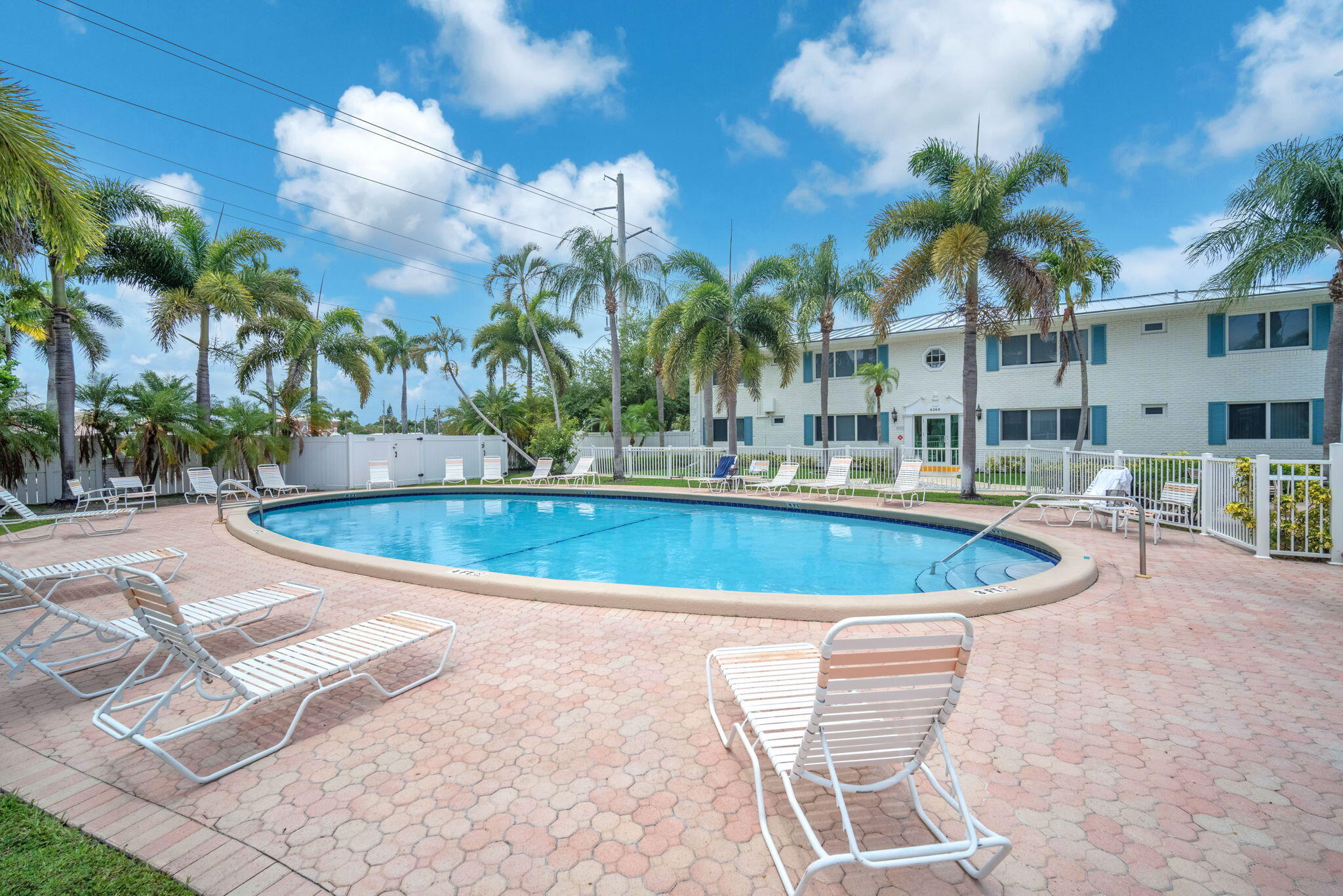 1851 NE 62nd Street 608