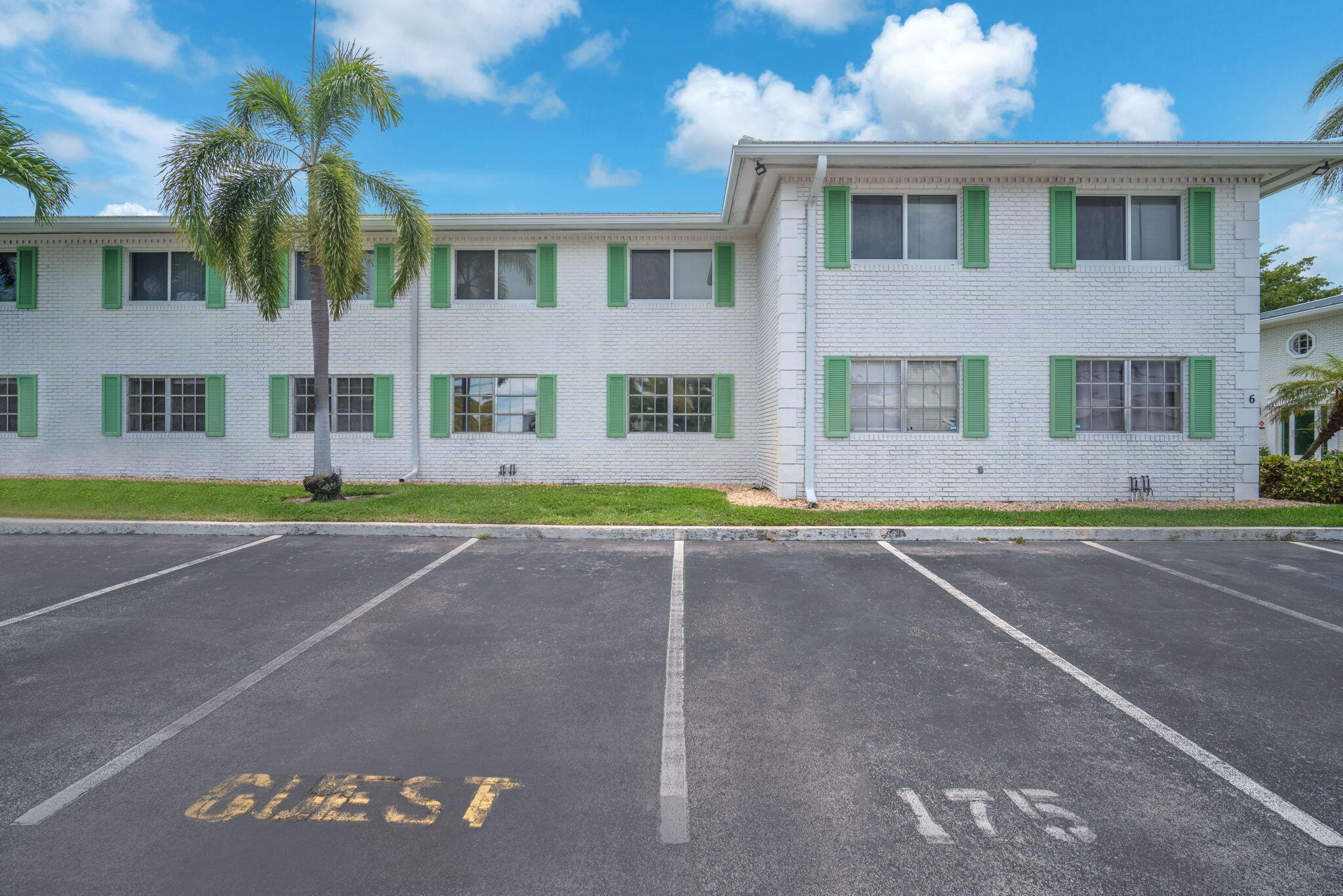 1851 NE 62nd Street 608