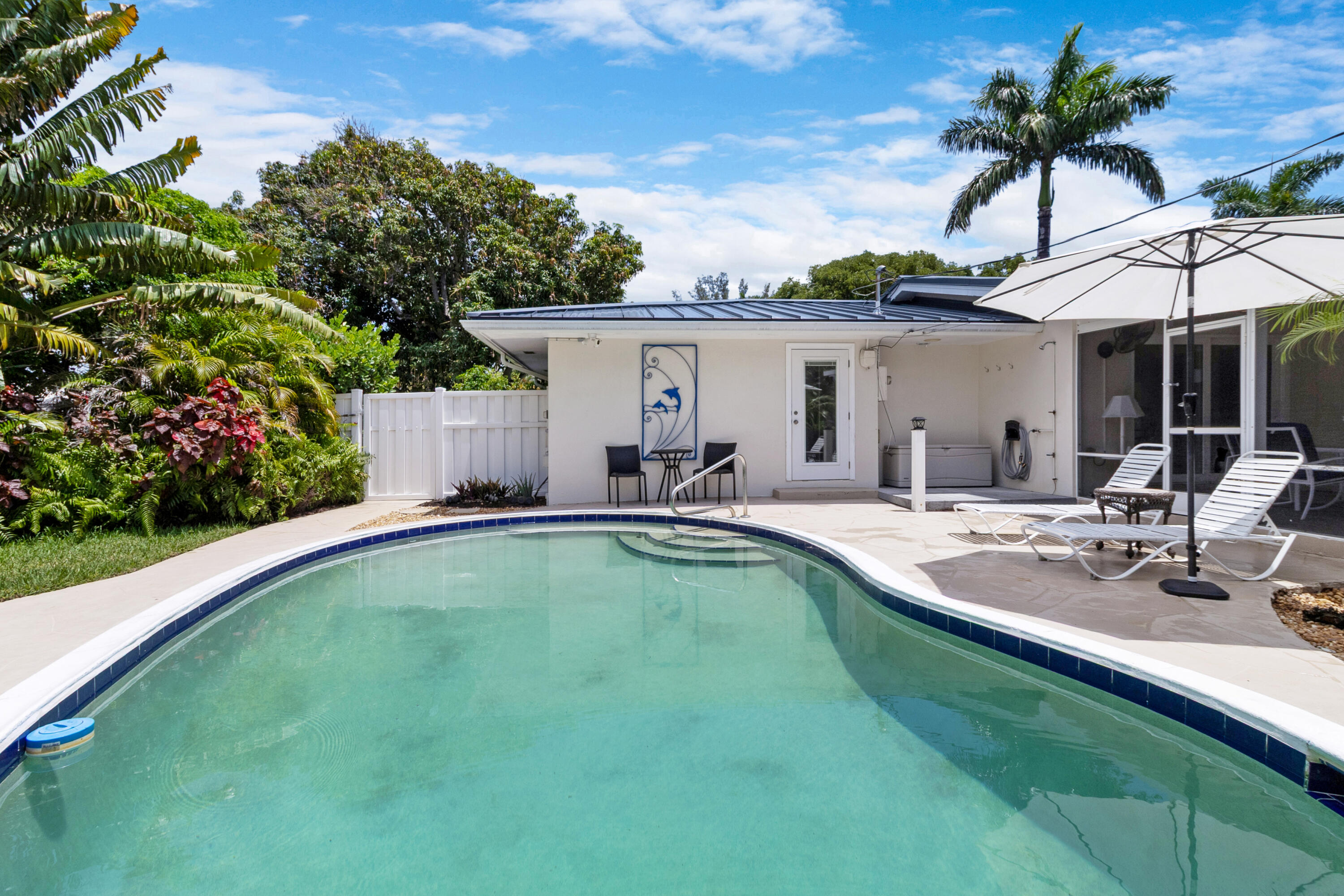 3240 Lakeview Drive