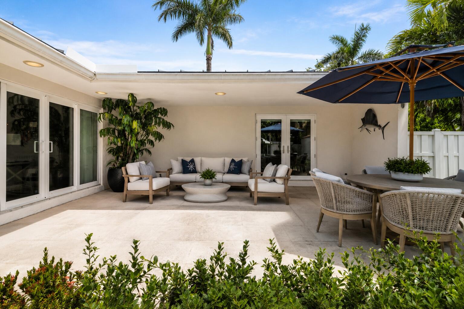 3240 Lakeview Drive