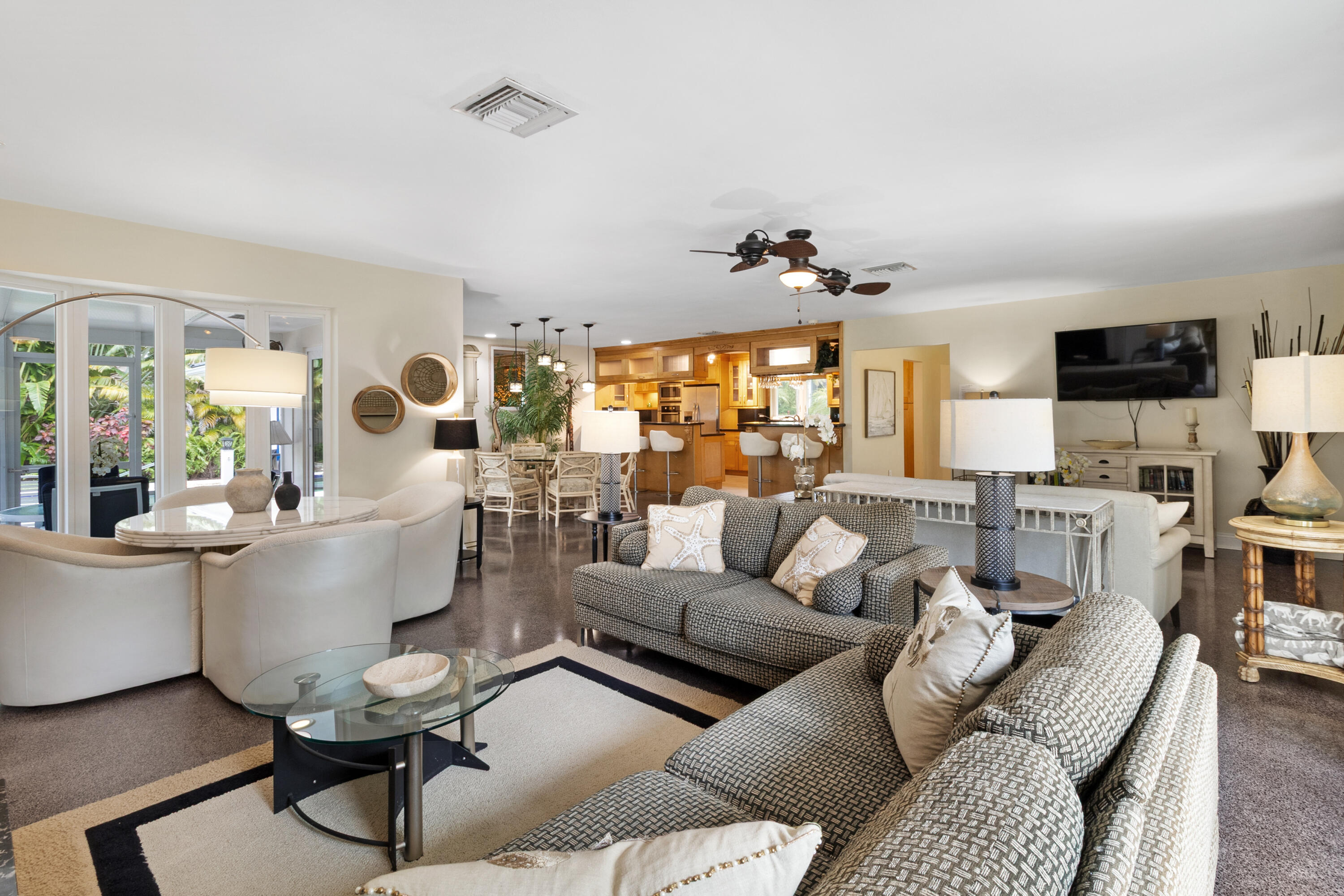 3240 Lakeview Drive