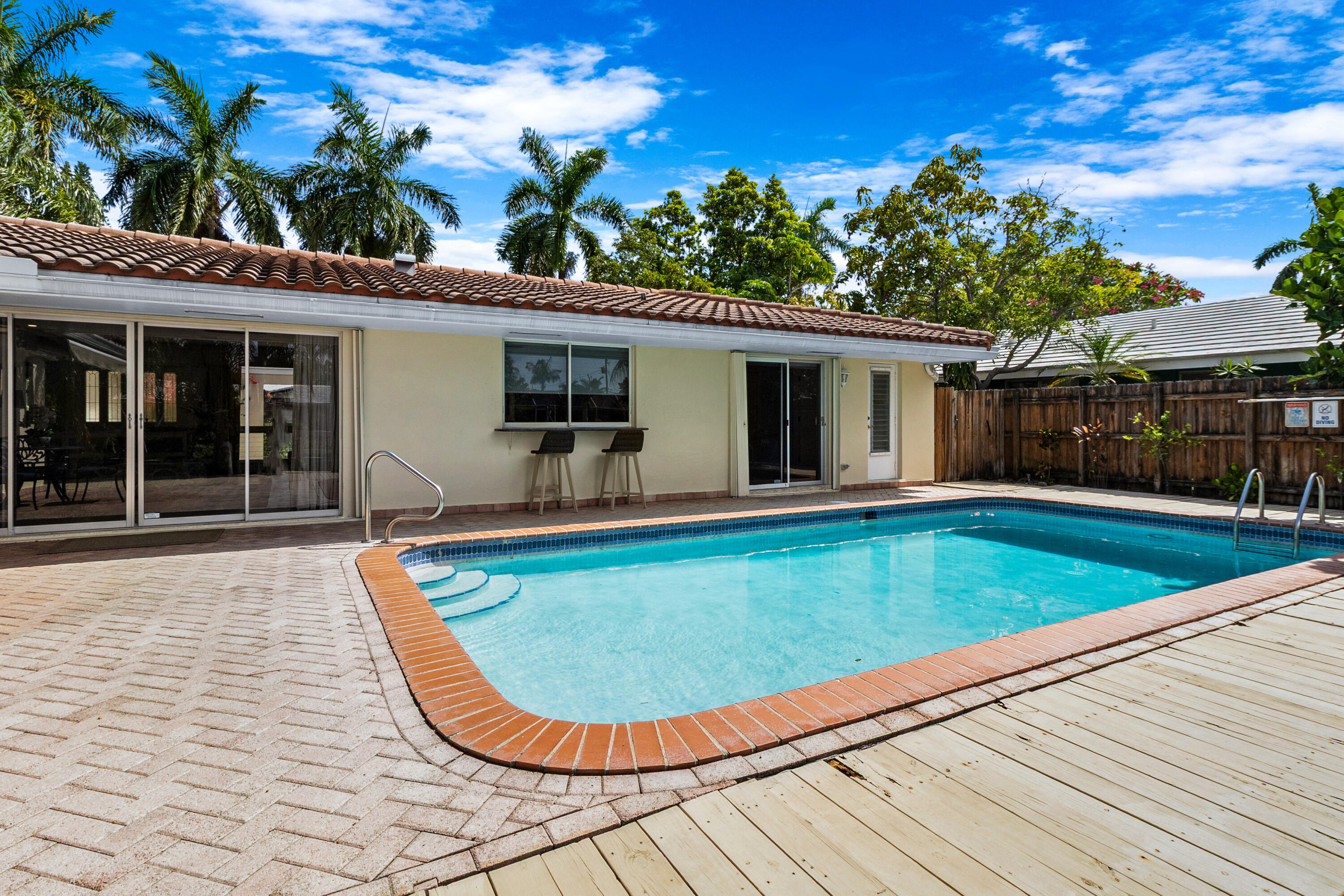 1418 NE 57th Place