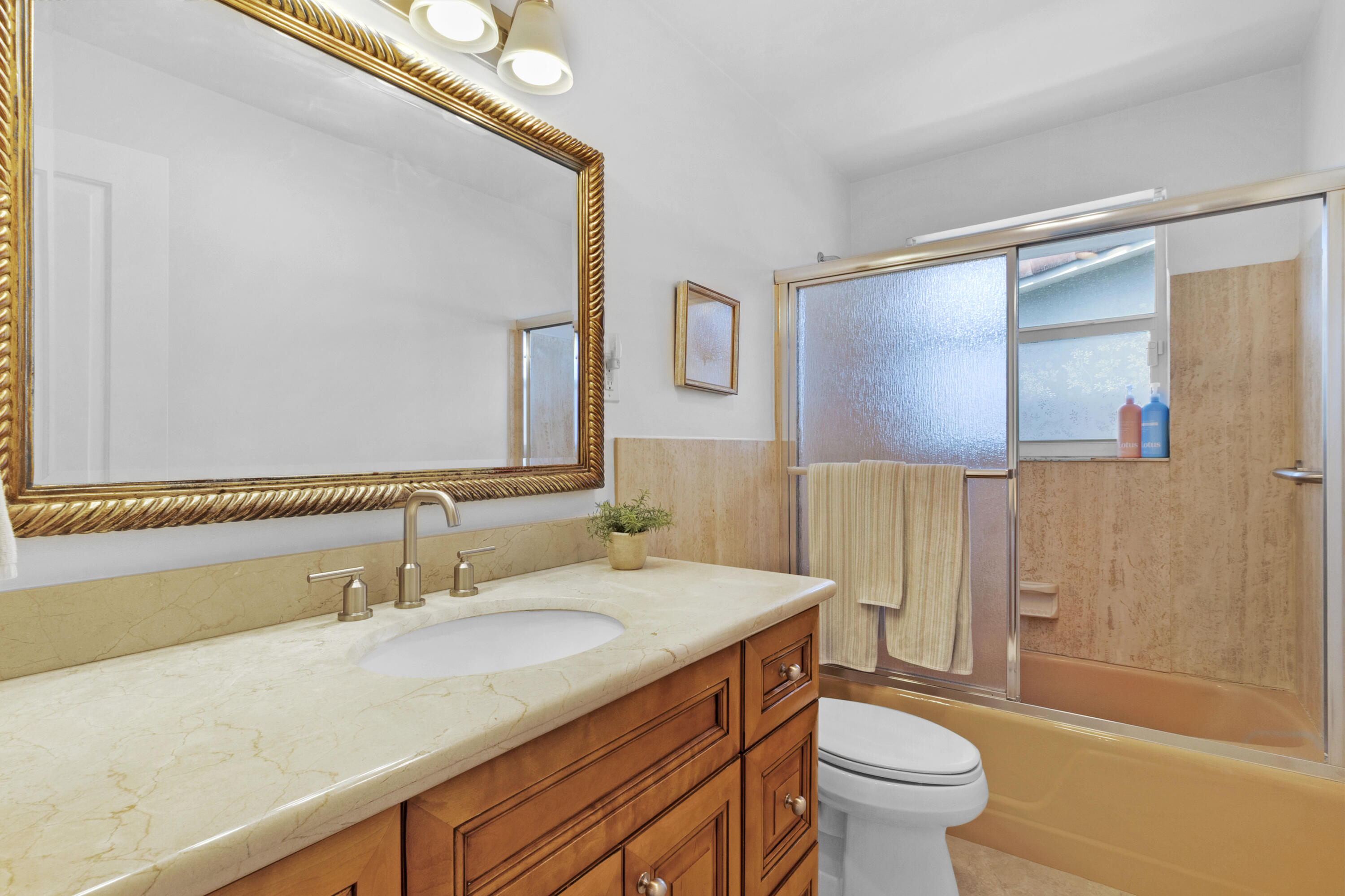 1418 NE 57th Place