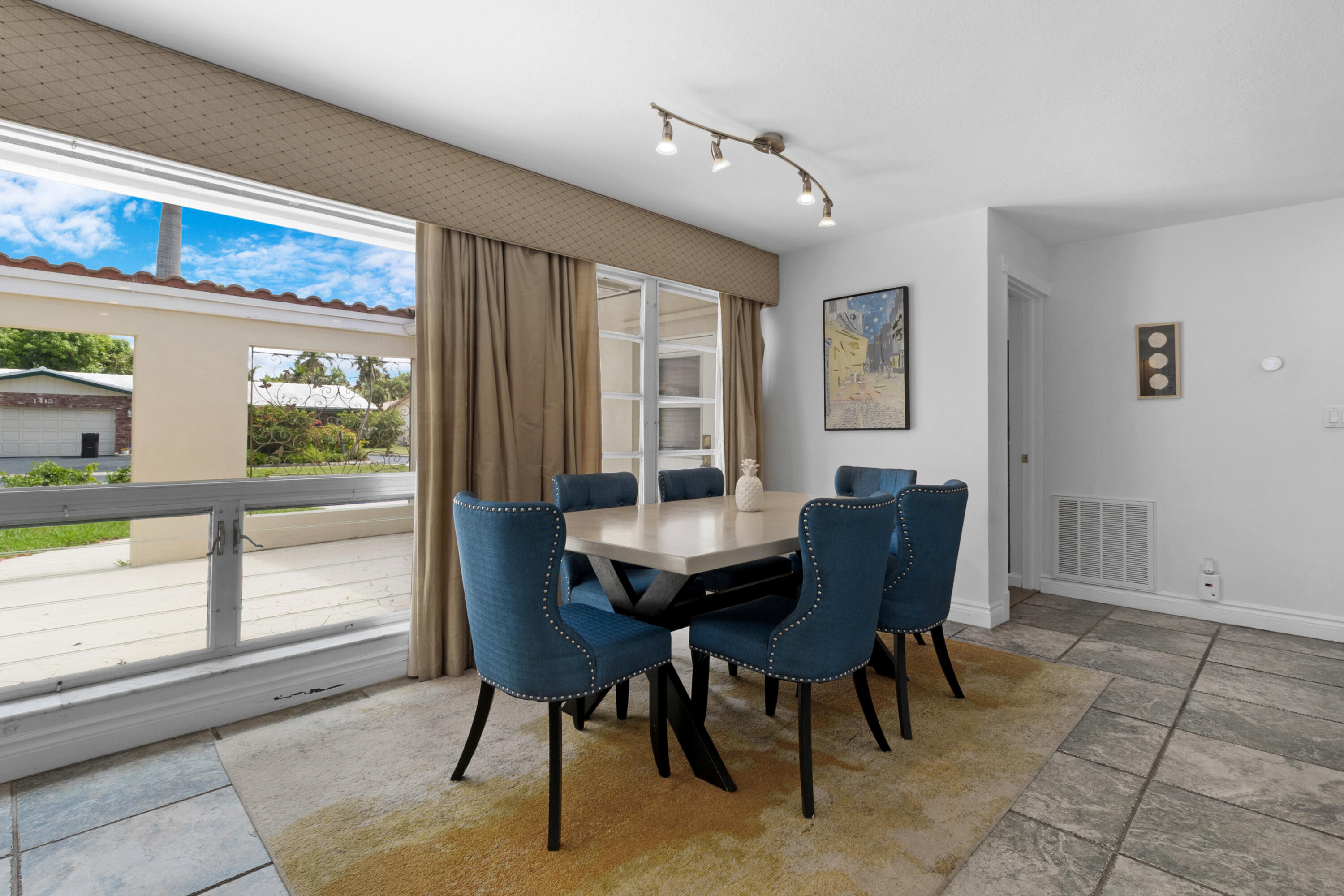 1418 NE 57th Place