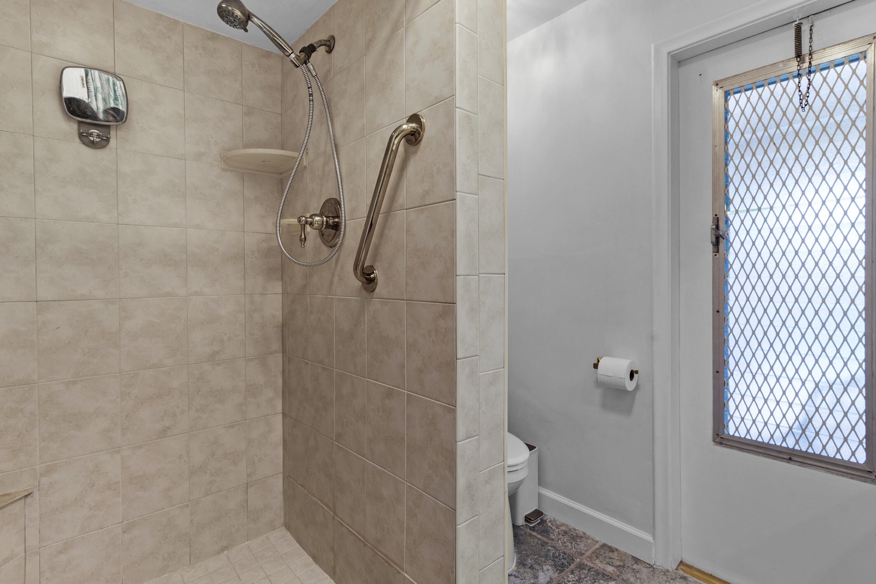 1418 NE 57th Place