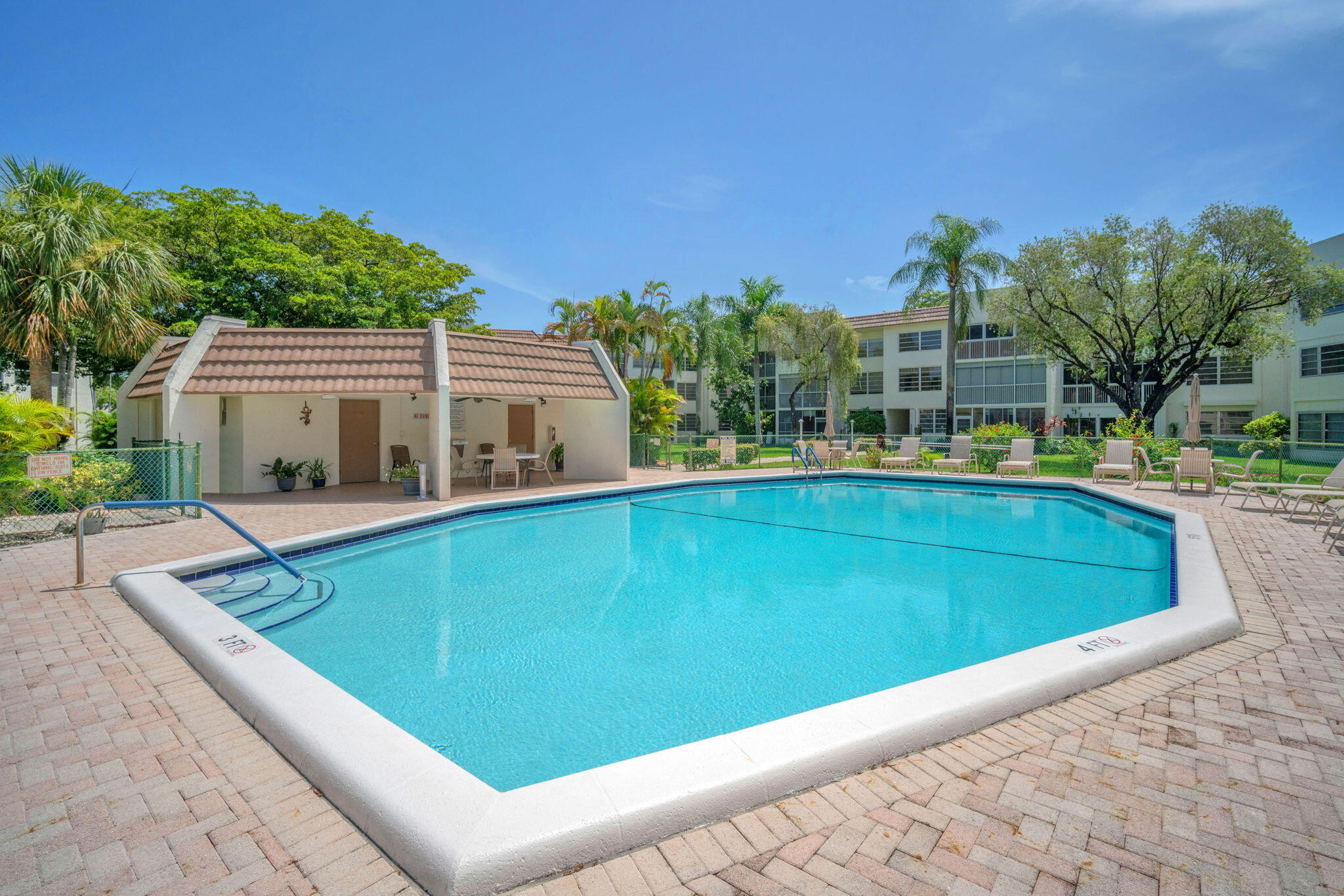 6870 Royal Palm Boulevard 202m