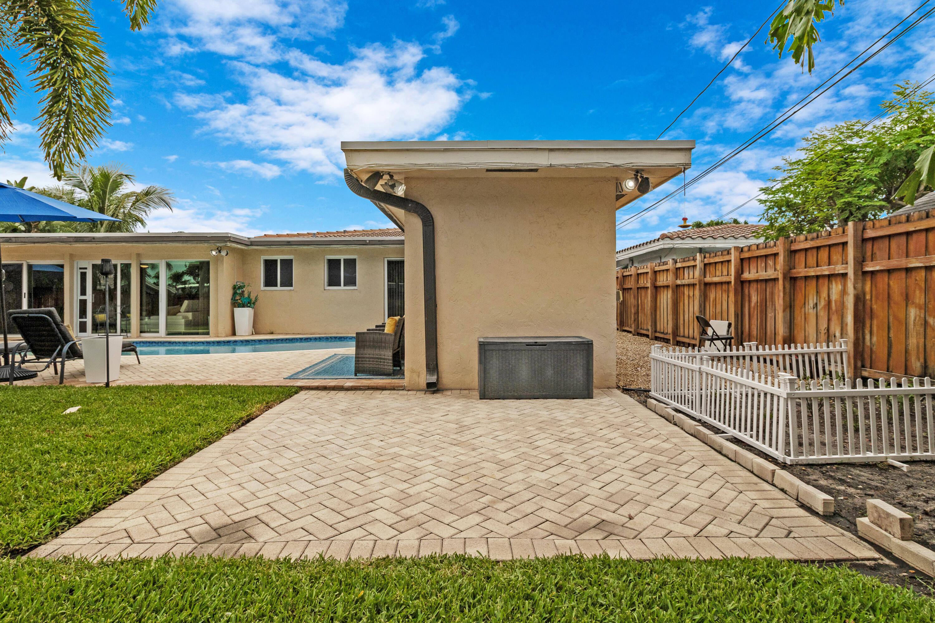 2070 NE 63rd Street