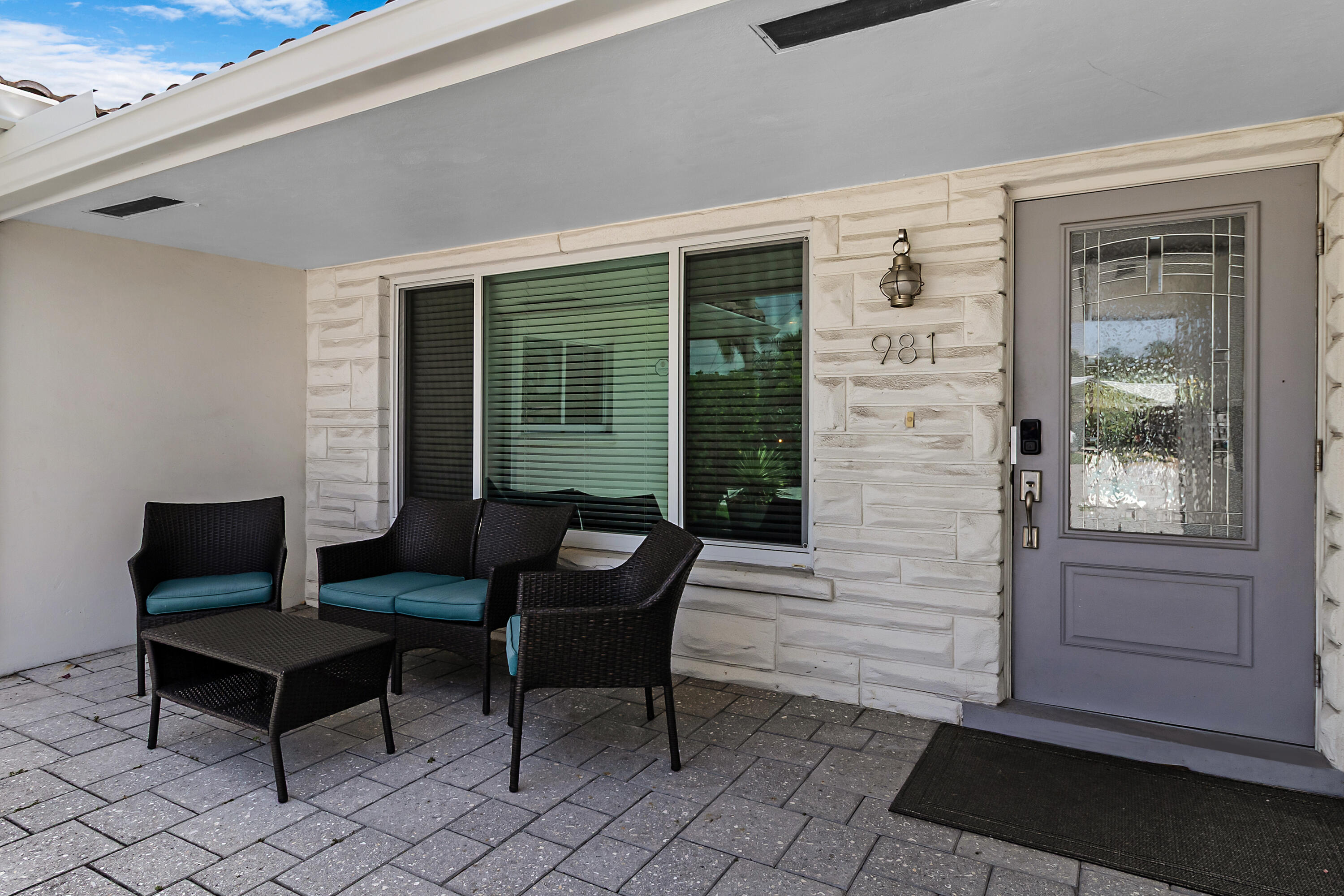 981 SE 10TH Court