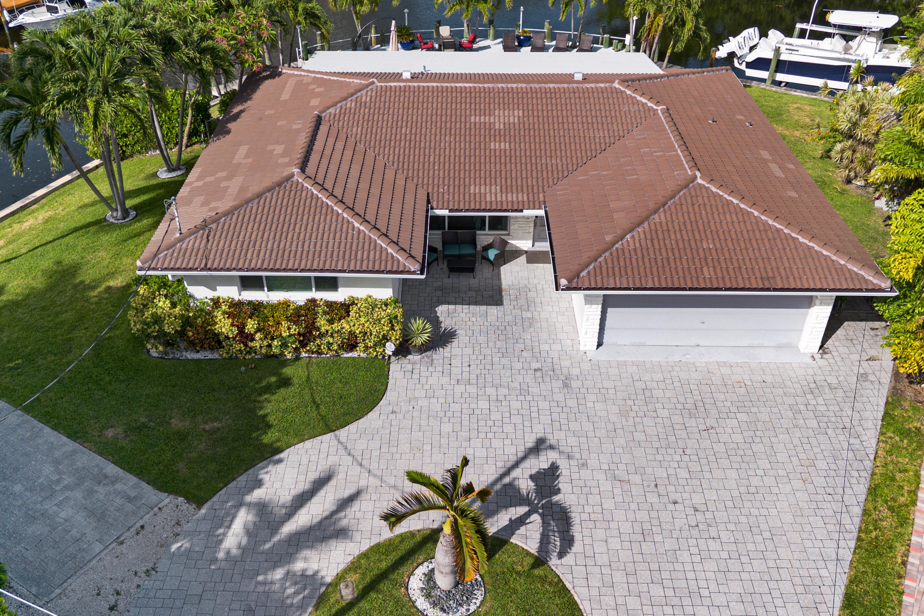 981 SE 10TH Court