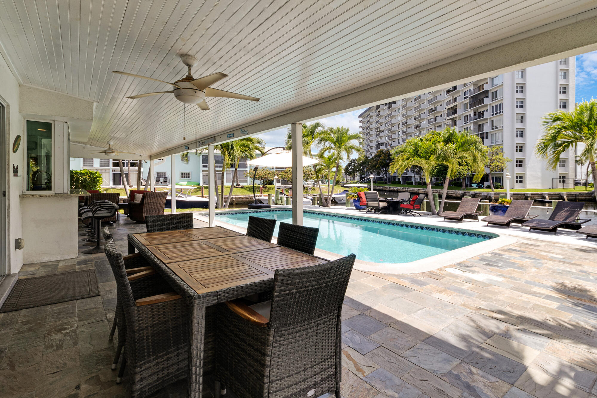 981 SE 10TH Court