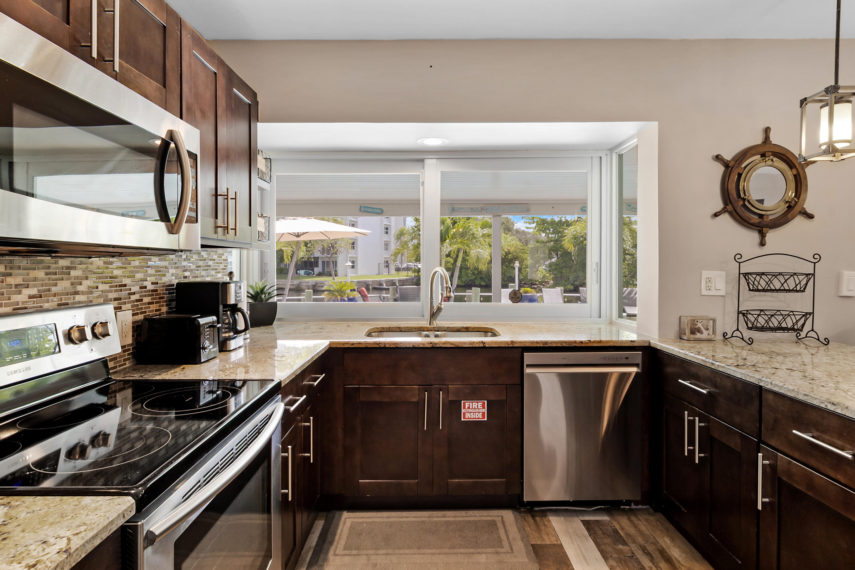 981 SE 10TH Court