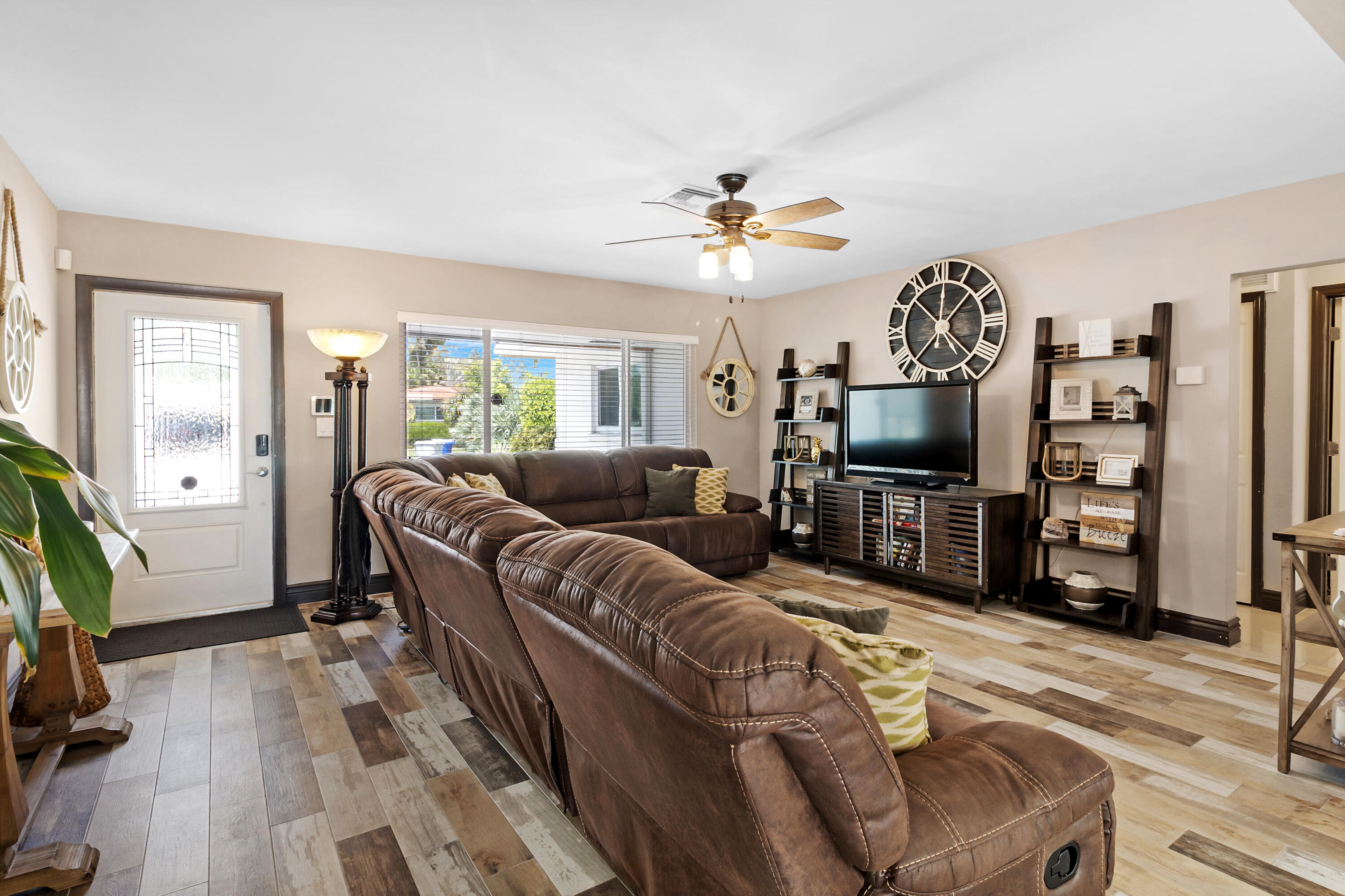 981 SE 10TH Court