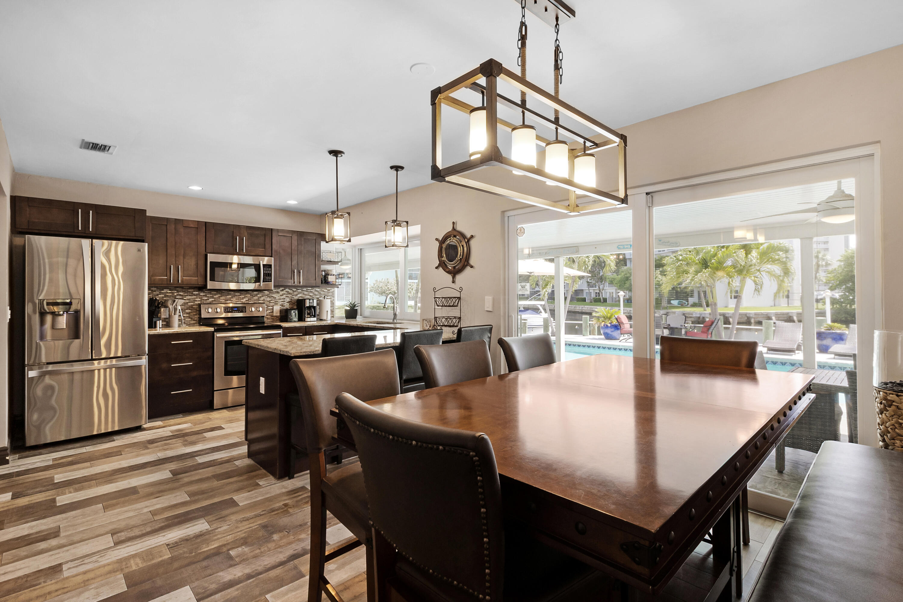 981 SE 10TH Court