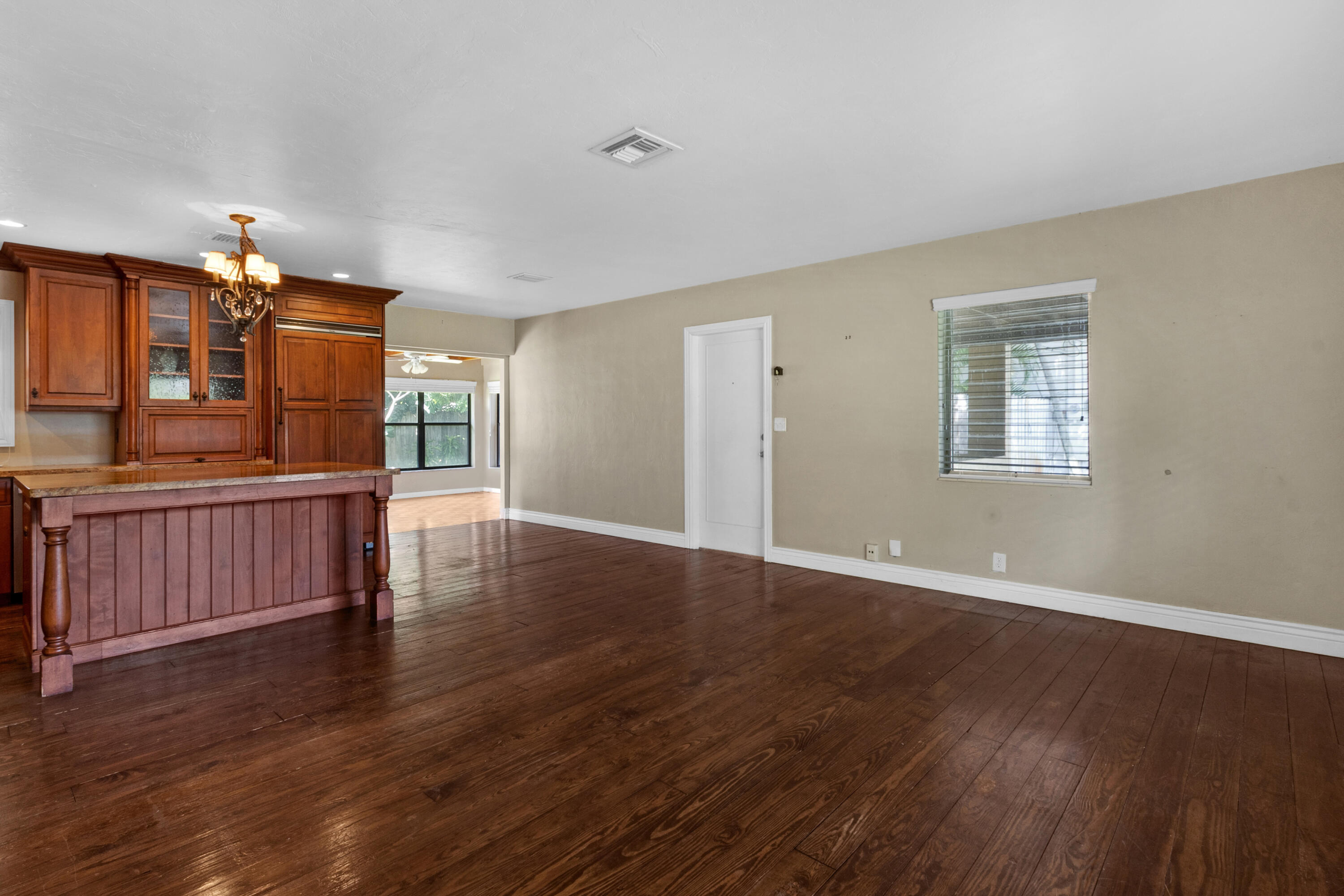 2020 NE 52ND Court