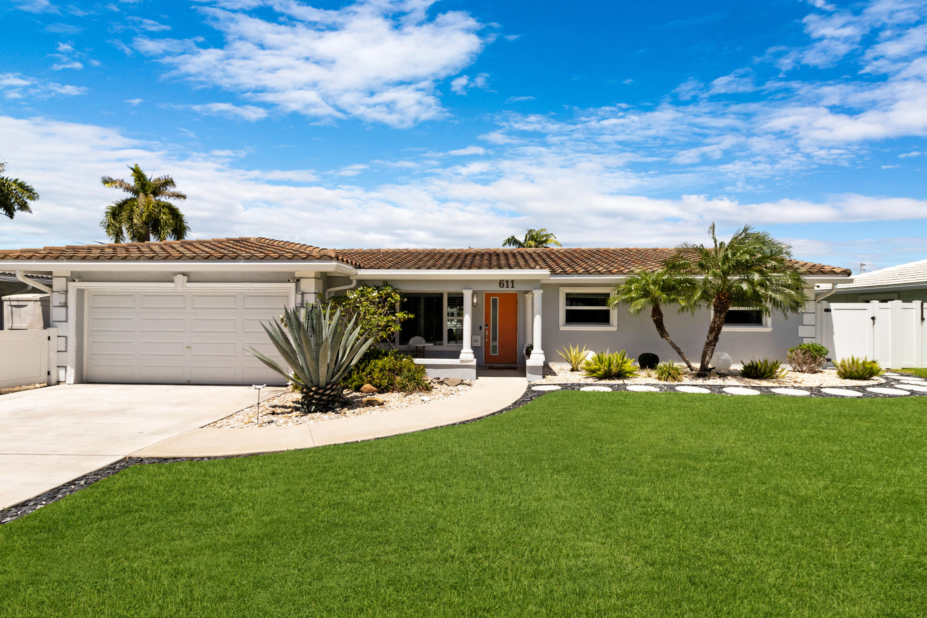 611 SE 9TH Avenue