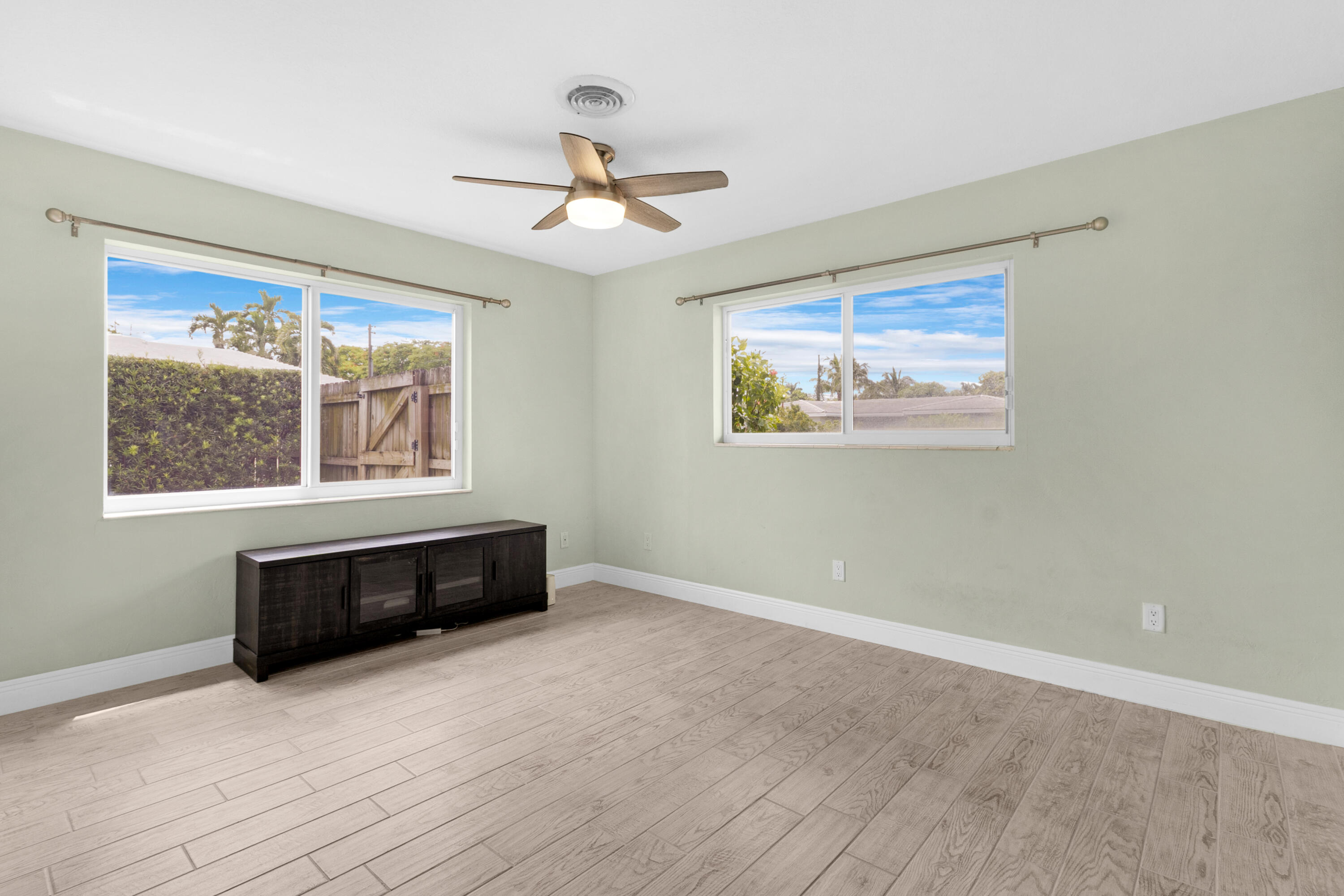 1257 NW 7TH Street