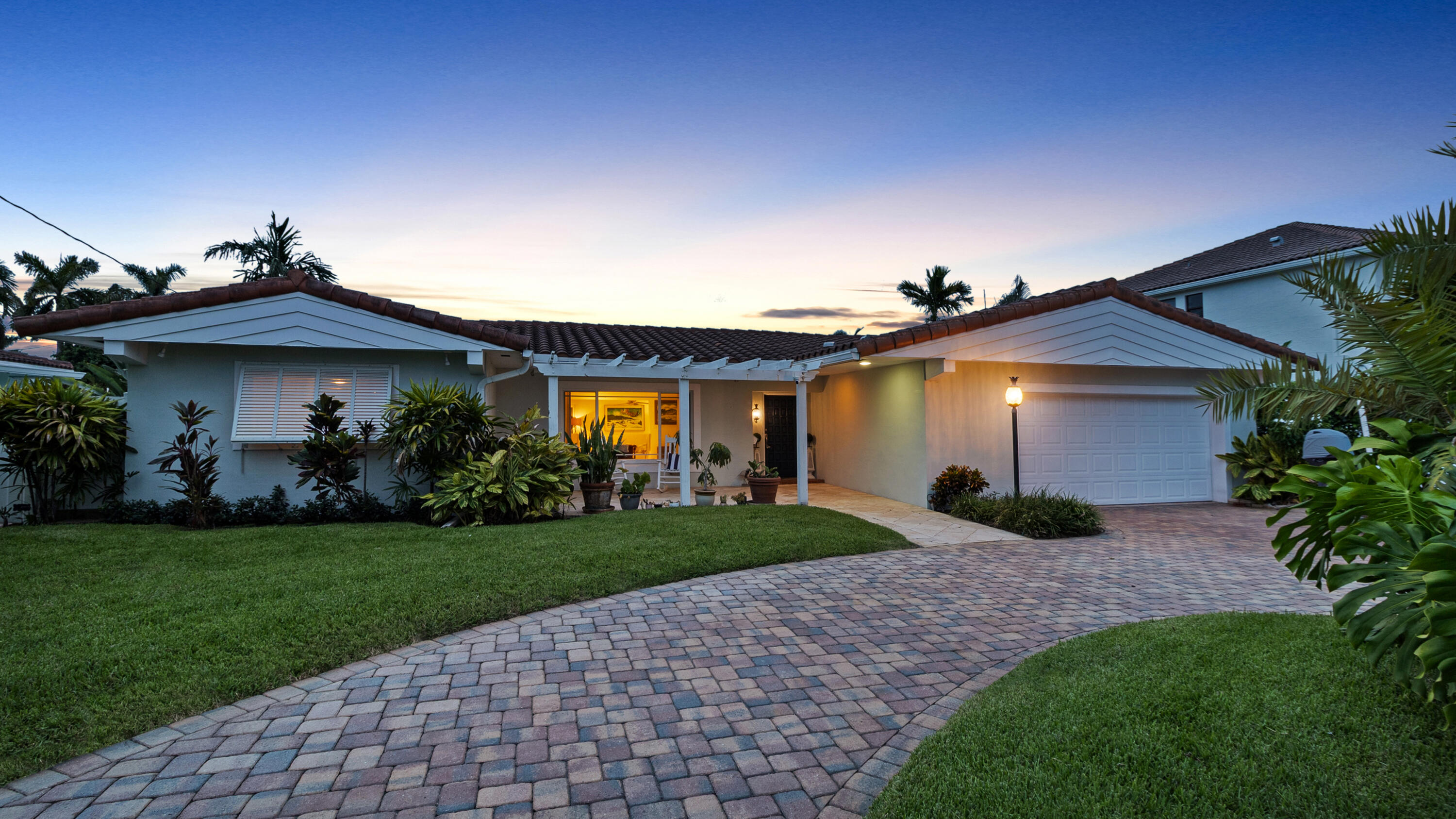 2750 NE 8TH Court