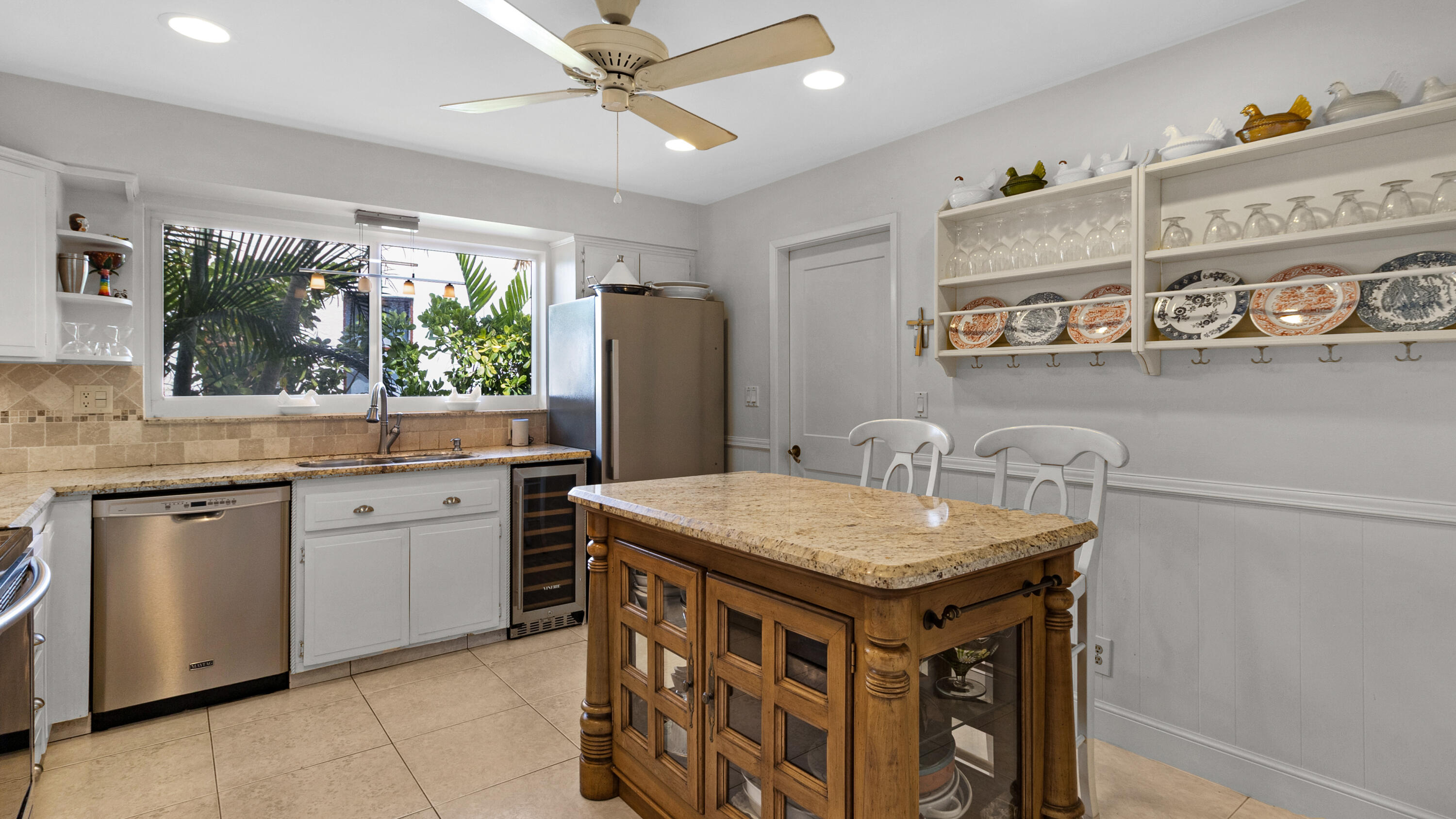 2750 NE 8TH Court