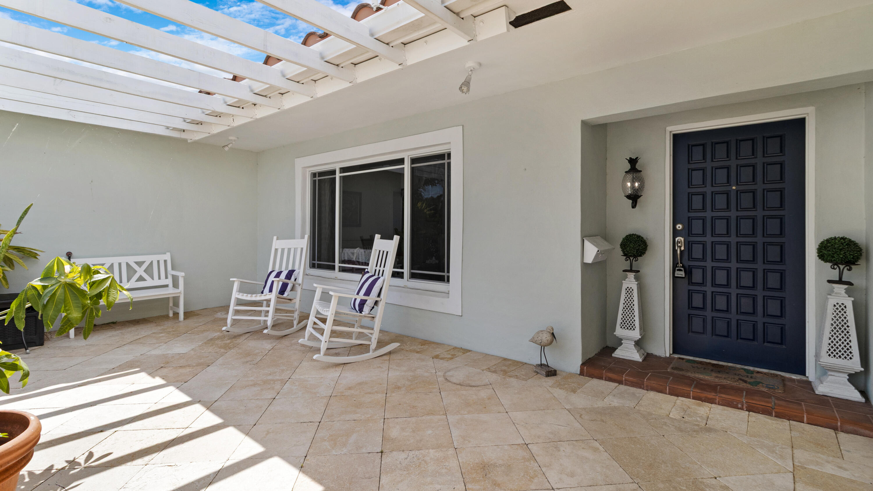 2750 NE 8TH Court