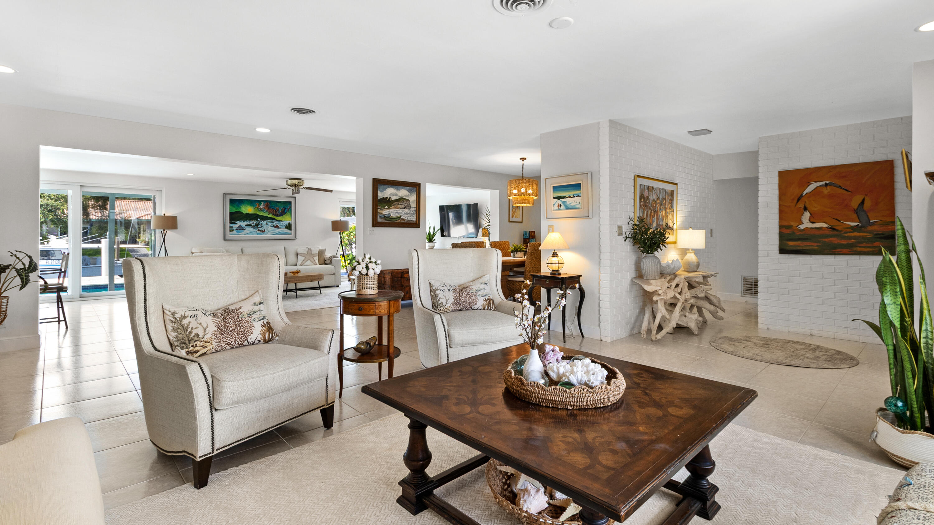 2750 NE 8TH Court