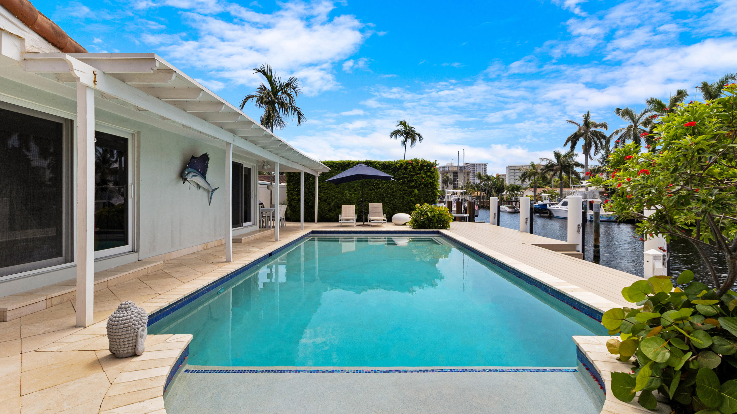 2750 NE 8TH Court