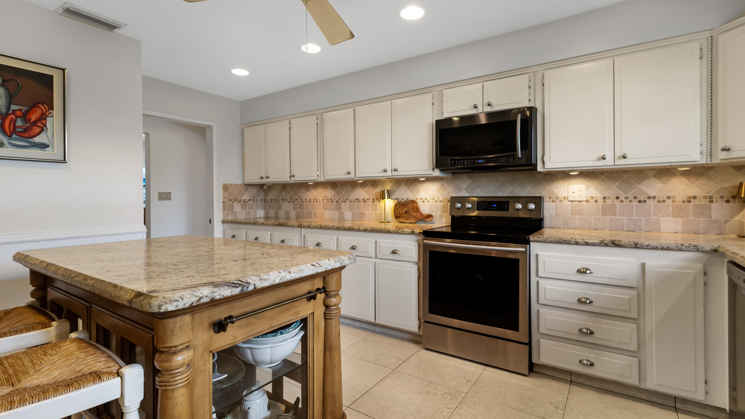 2750 NE 8TH Court
