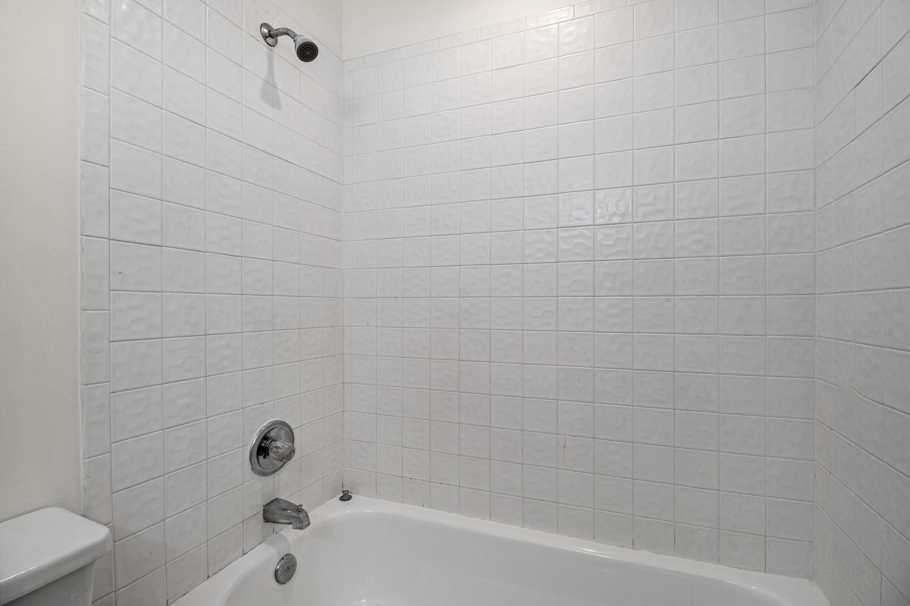 690 SE 23rd Avenue 3