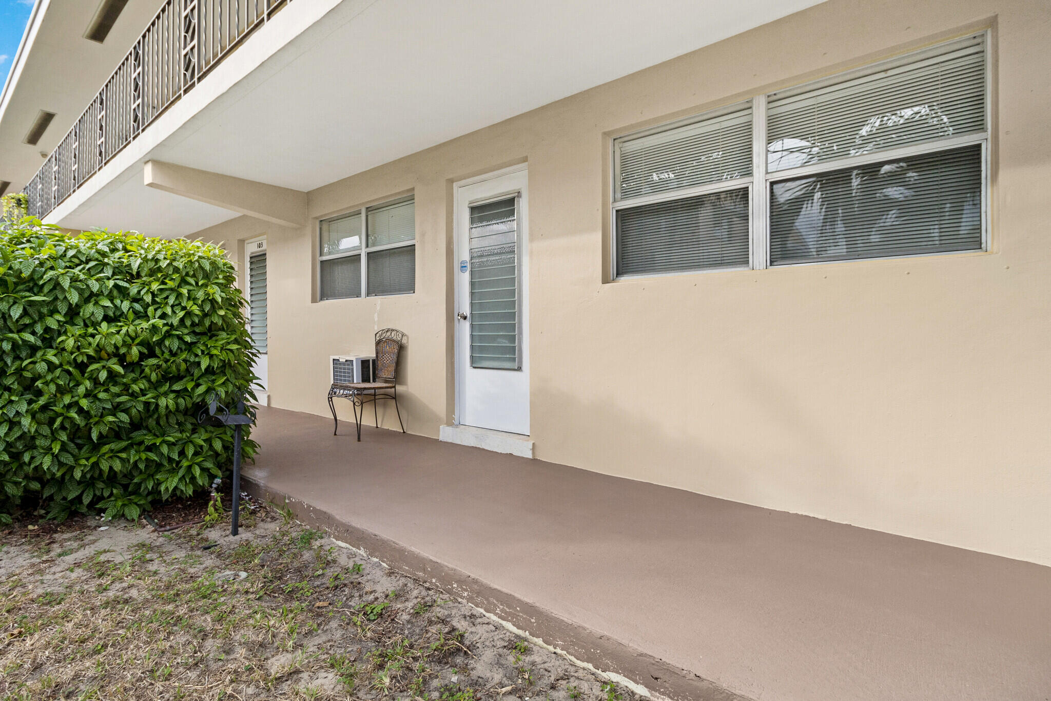 2124 NE 56th Court 102