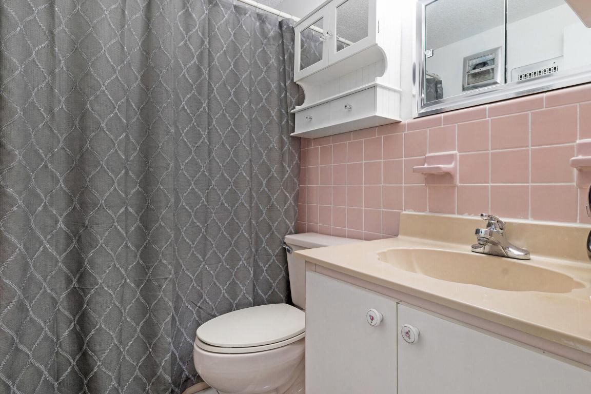 2124 NE 56th Court 102