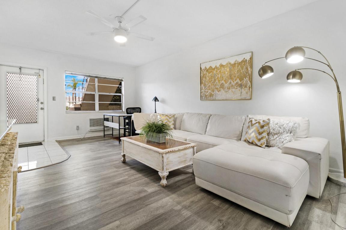 2124 NE 56th Court 102