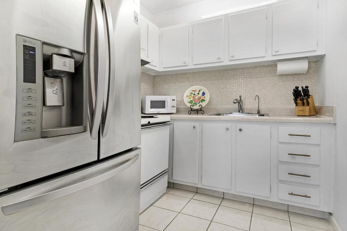 2124 NE 56th Court 102