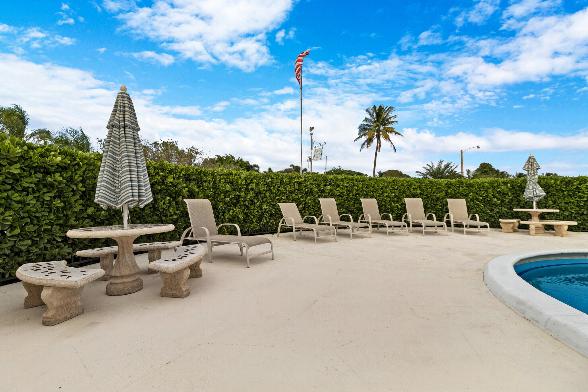 2124 NE 56th Court 102