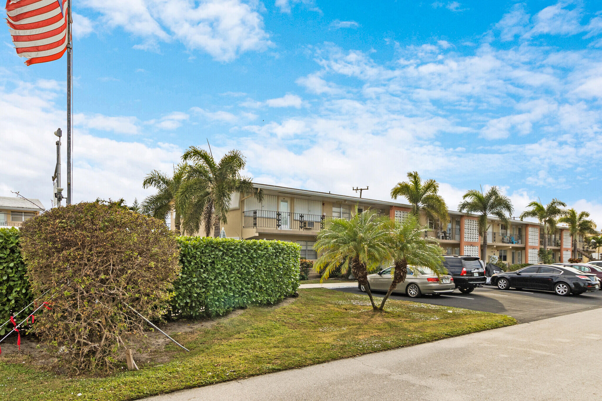 2124 NE 56th Court 102