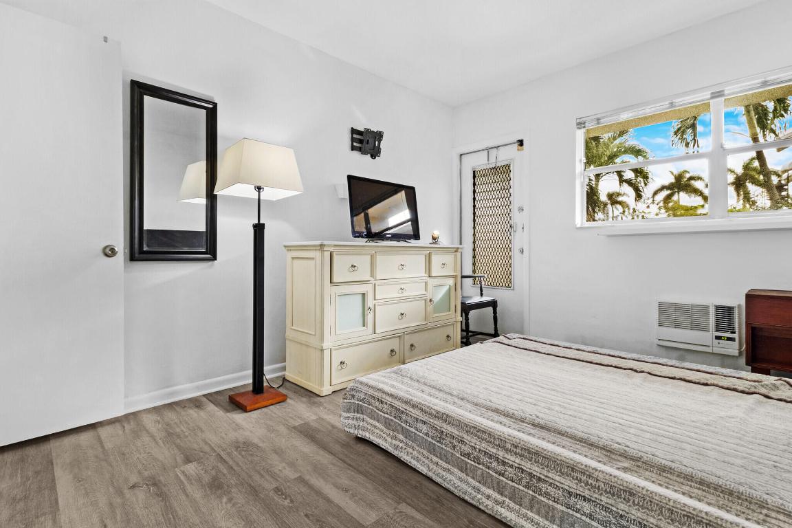 2124 NE 56th Court 102