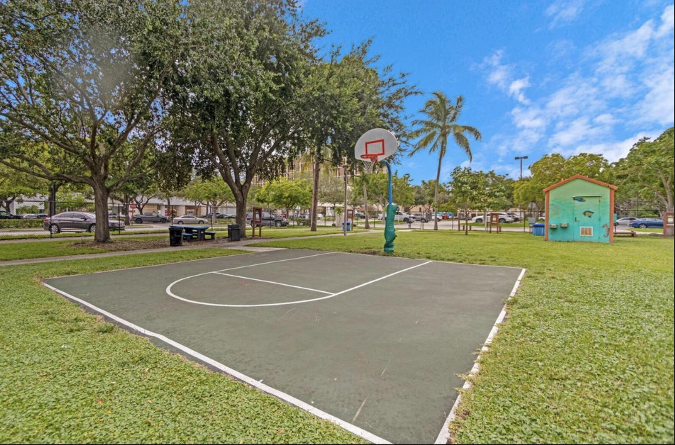 2124 NE 56th Court 102