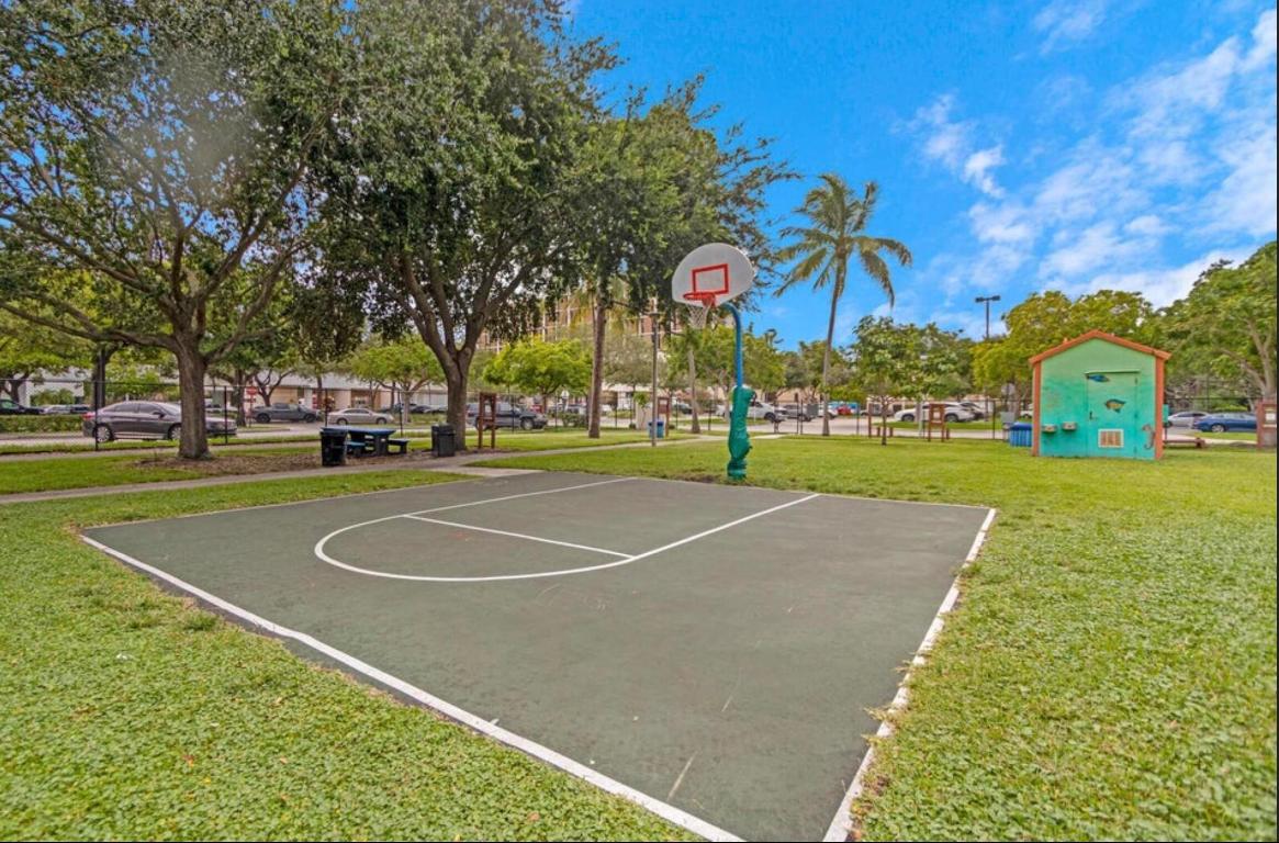 2124 NE 56th Court 102